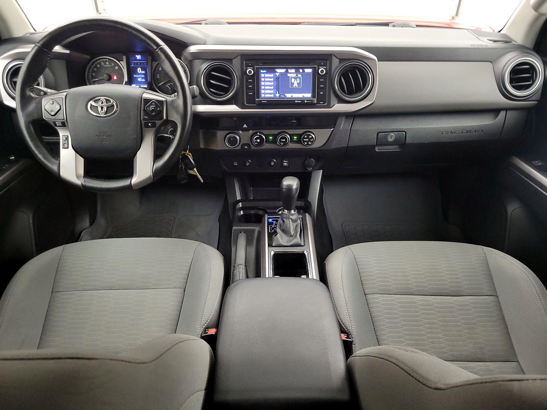 Thumbnail: 2016 Toyota Tacoma - 9