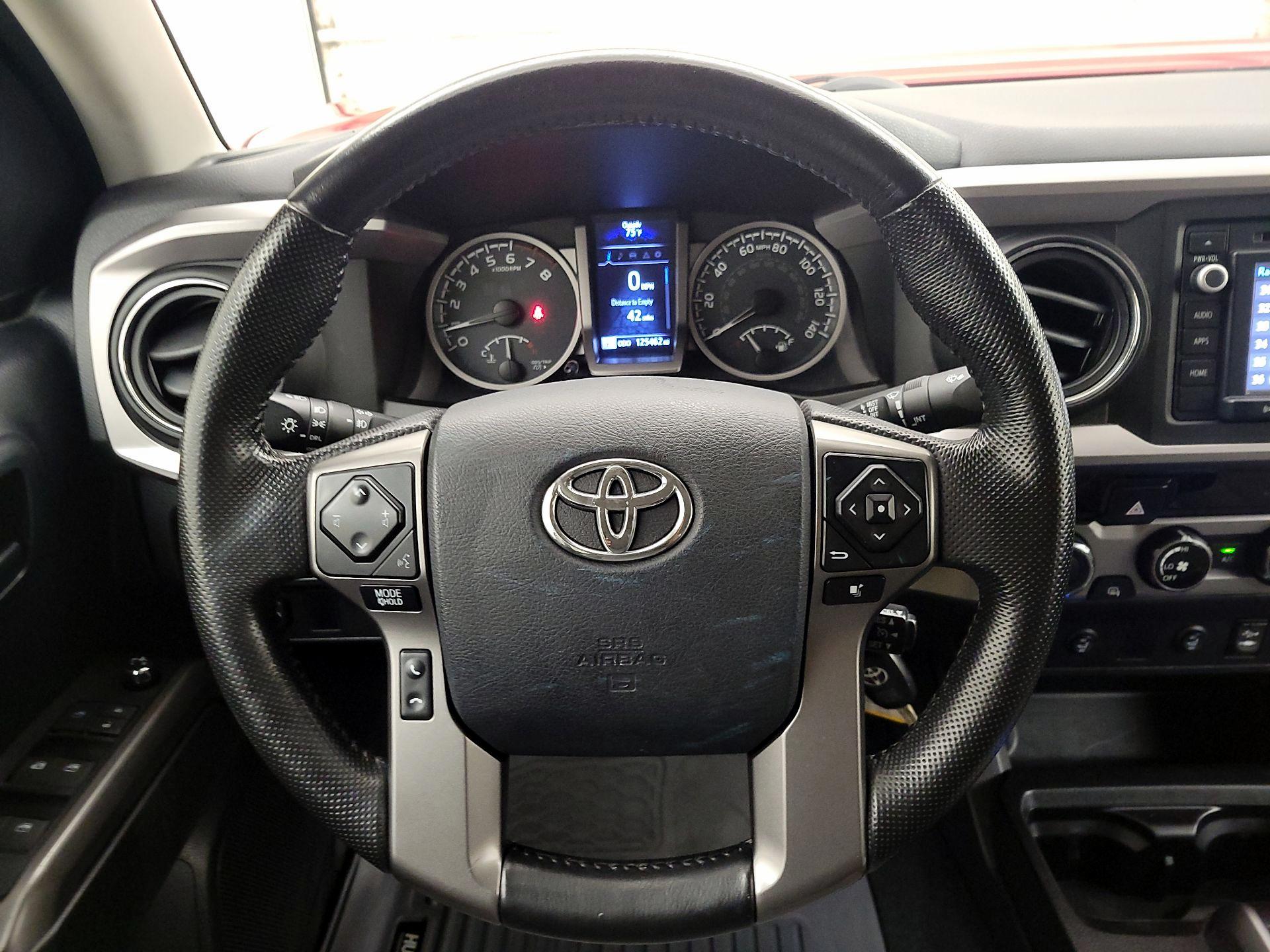 Thumbnail: 2016 Toyota Tacoma - 10