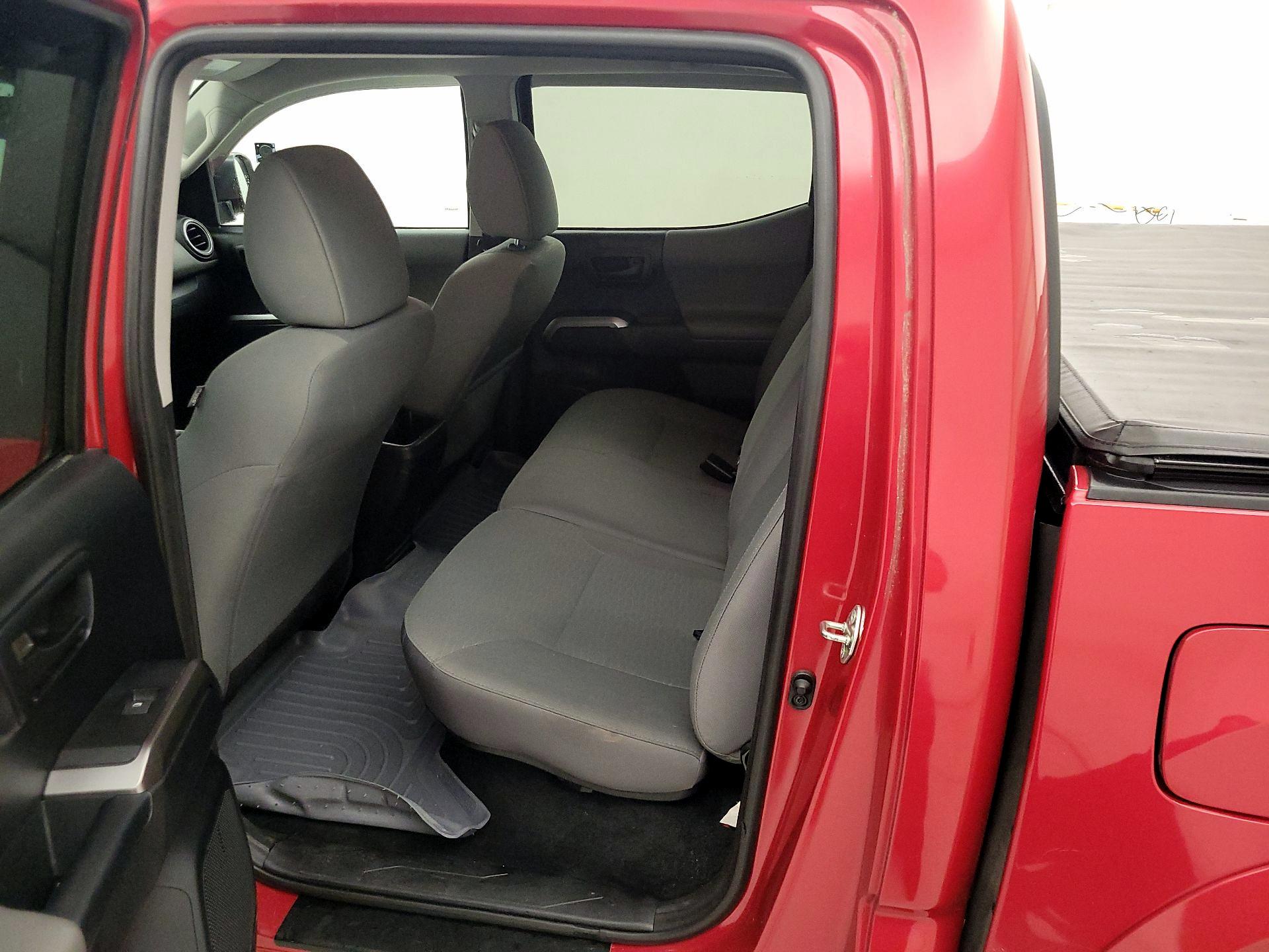 Thumbnail: 2016 Toyota Tacoma - 19