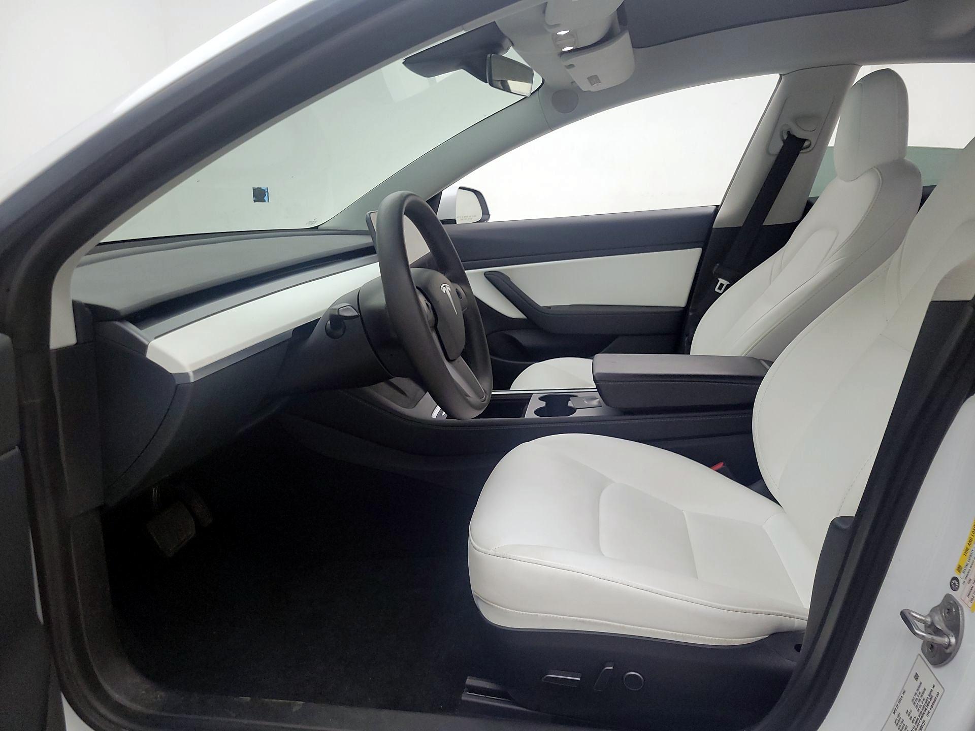 Thumbnail: 2021 Tesla Model 3 - 11