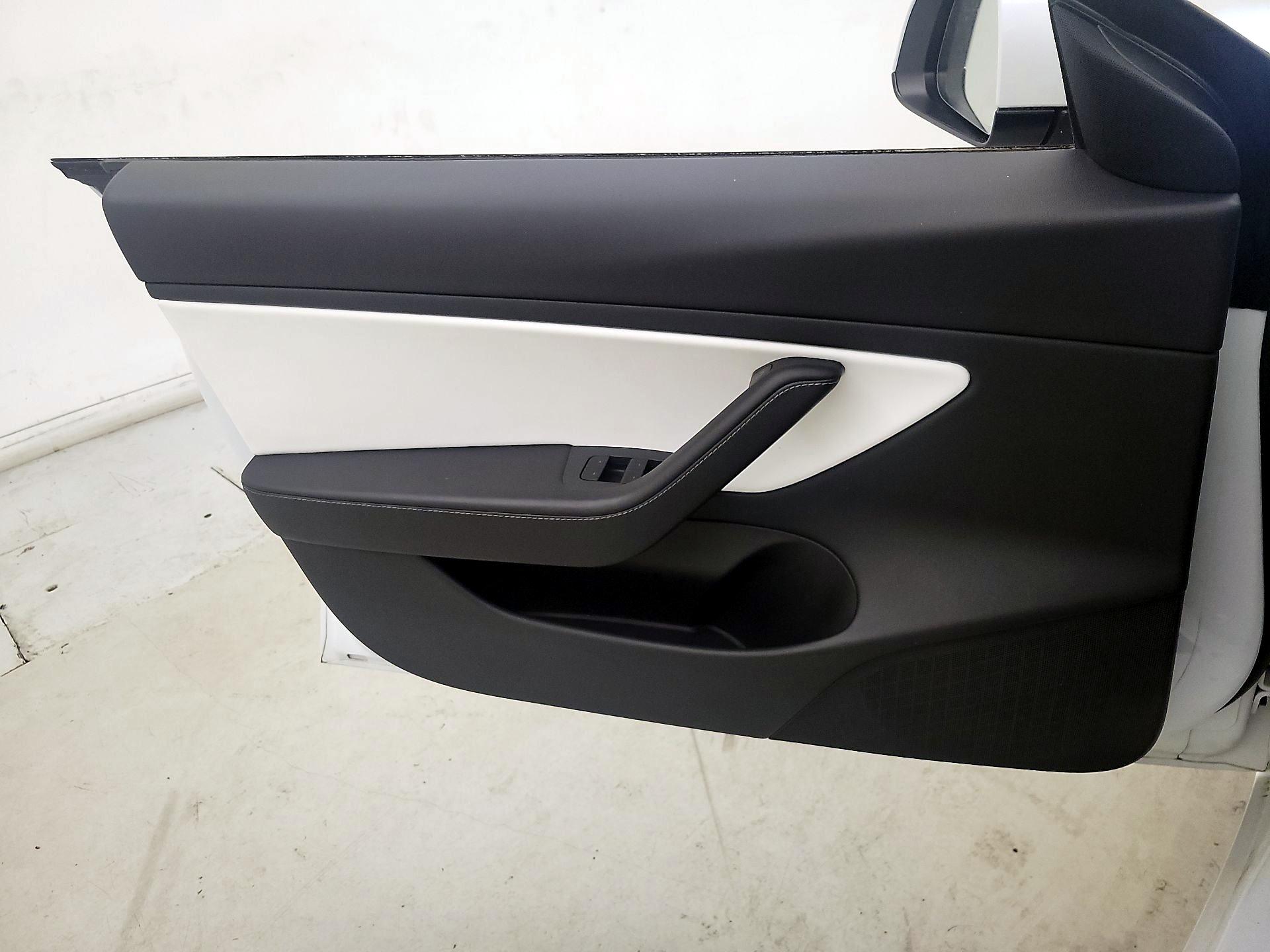 Thumbnail: 2021 Tesla Model 3 - 12