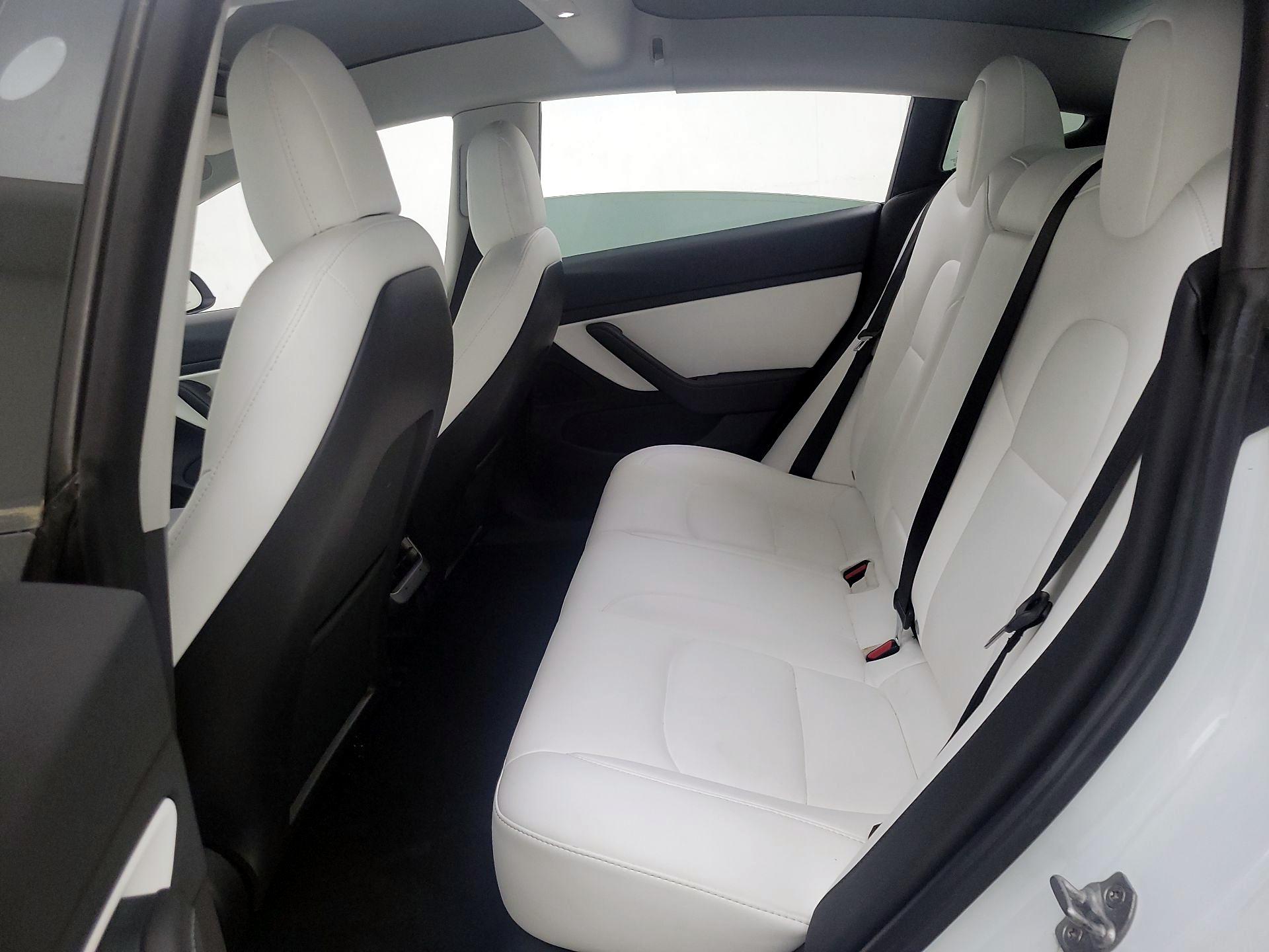 Thumbnail: 2021 Tesla Model 3 - 19
