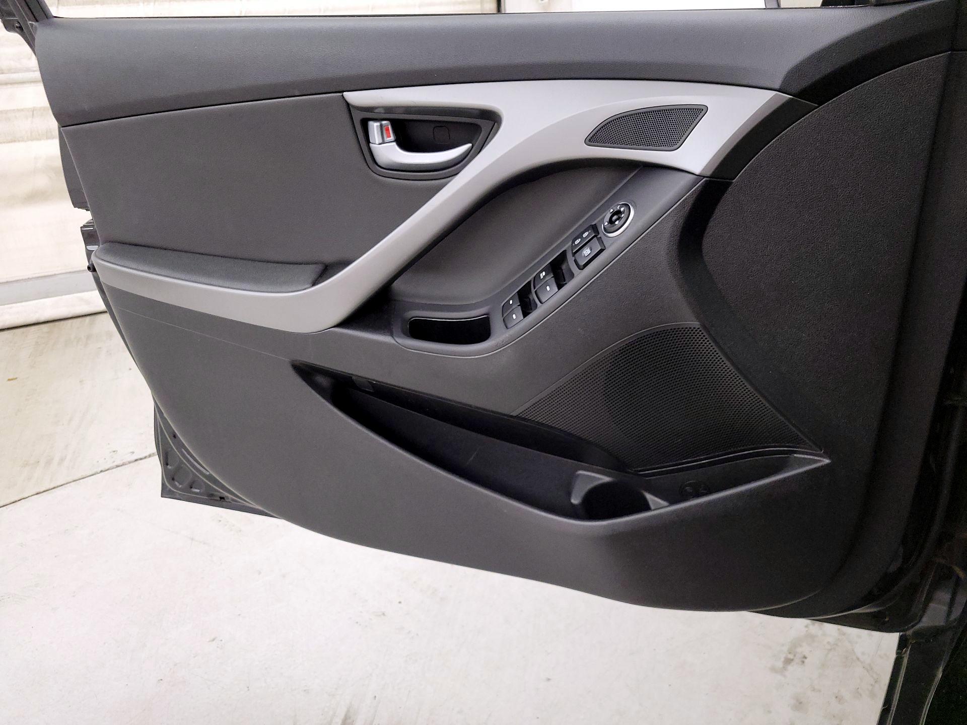 Thumbnail: 2015 Hyundai Elantra - 12