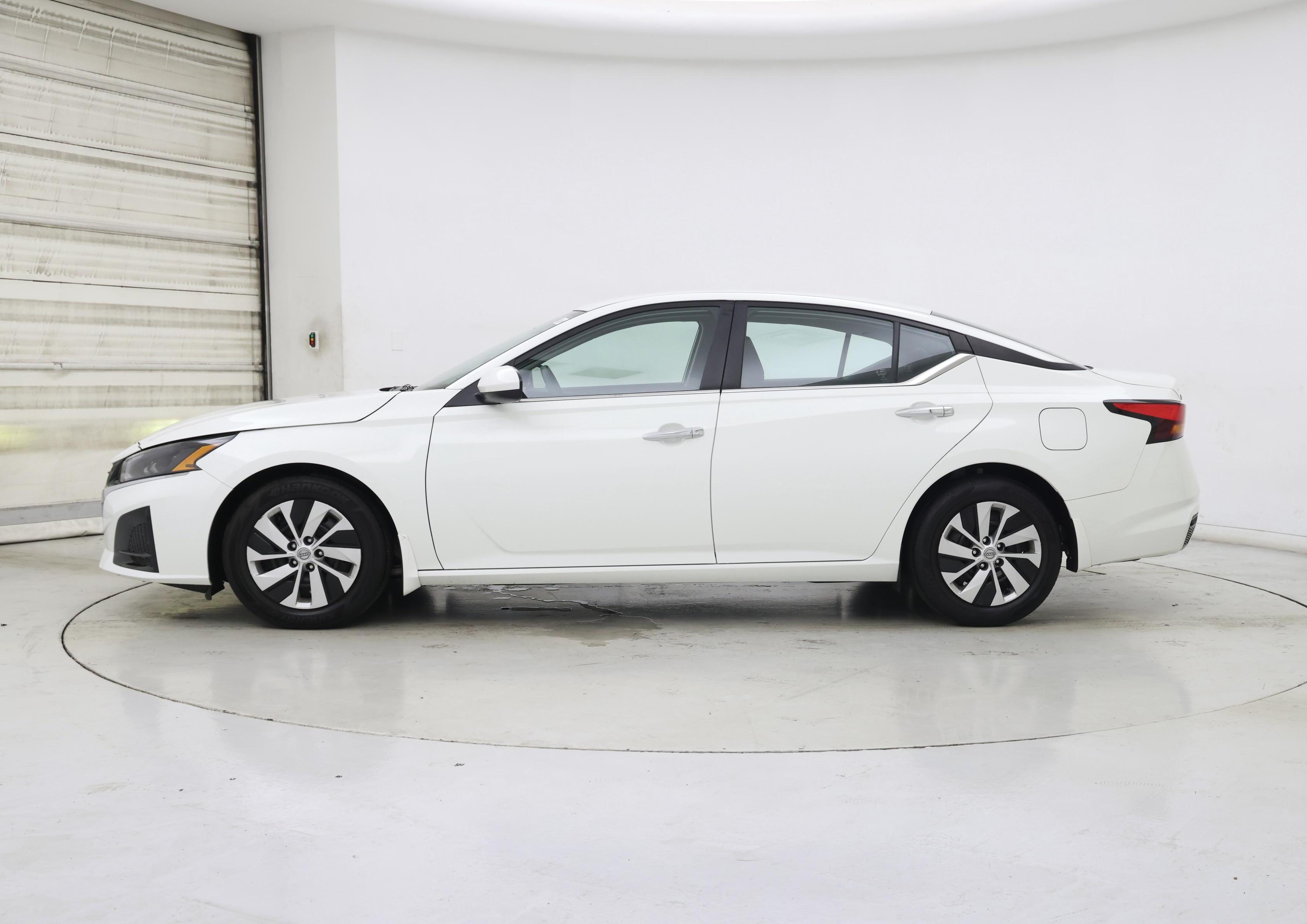 Thumbnail: 2023 Nissan Altima - 3