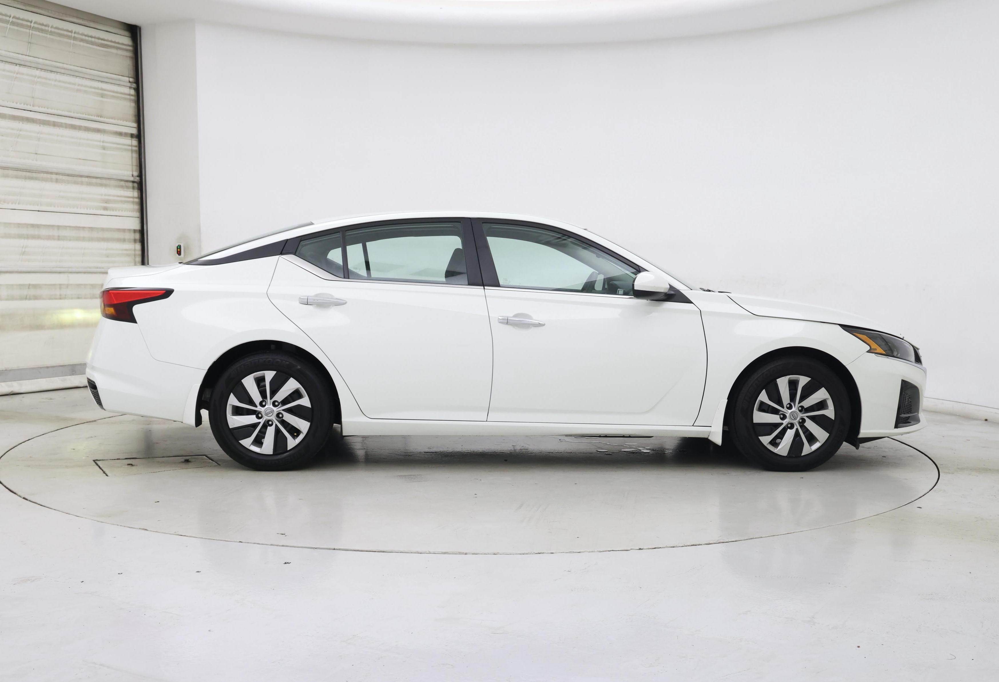 Thumbnail: 2023 Nissan Altima - 7