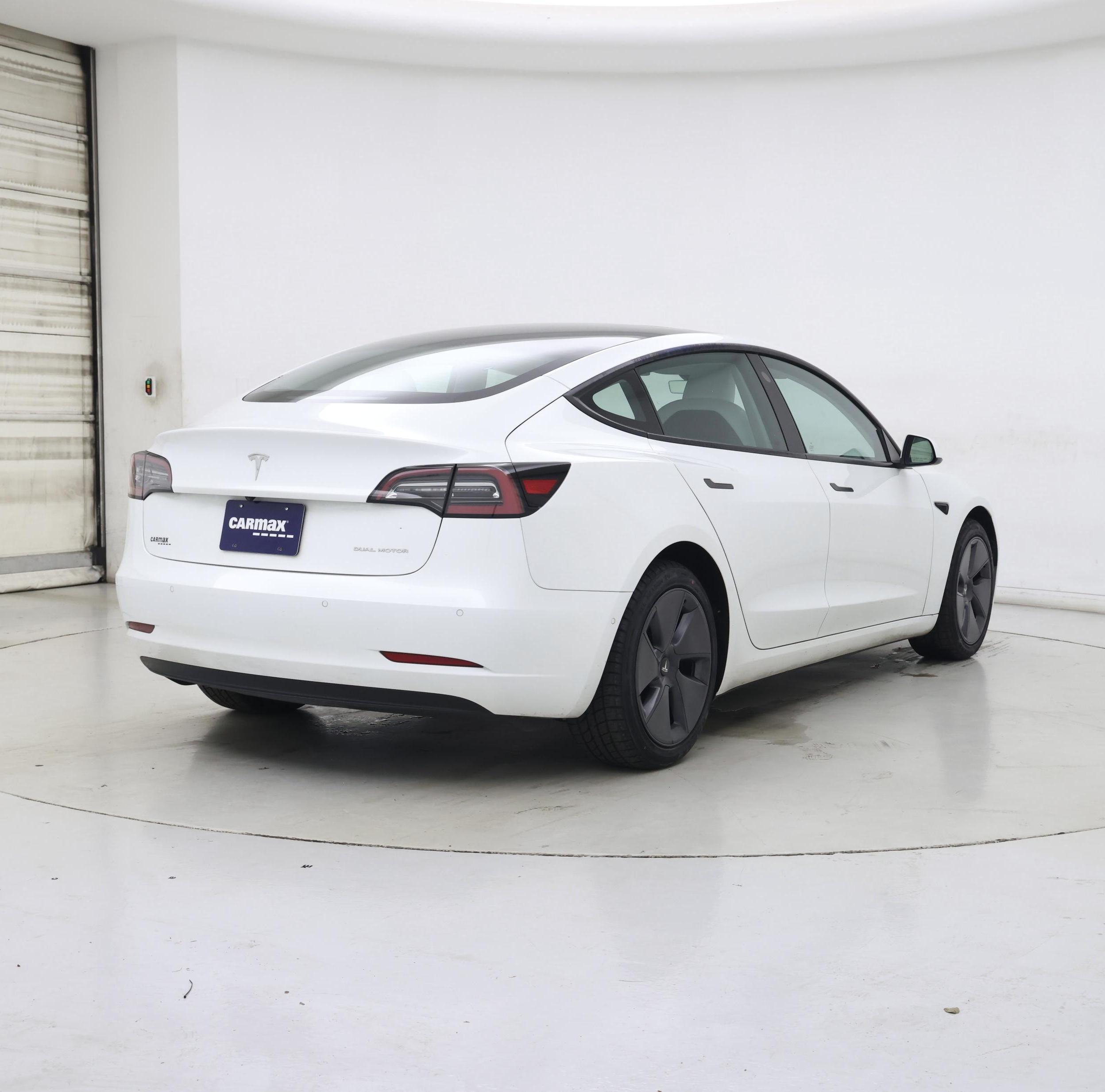 Thumbnail: 2022 Tesla Model 3 - 8