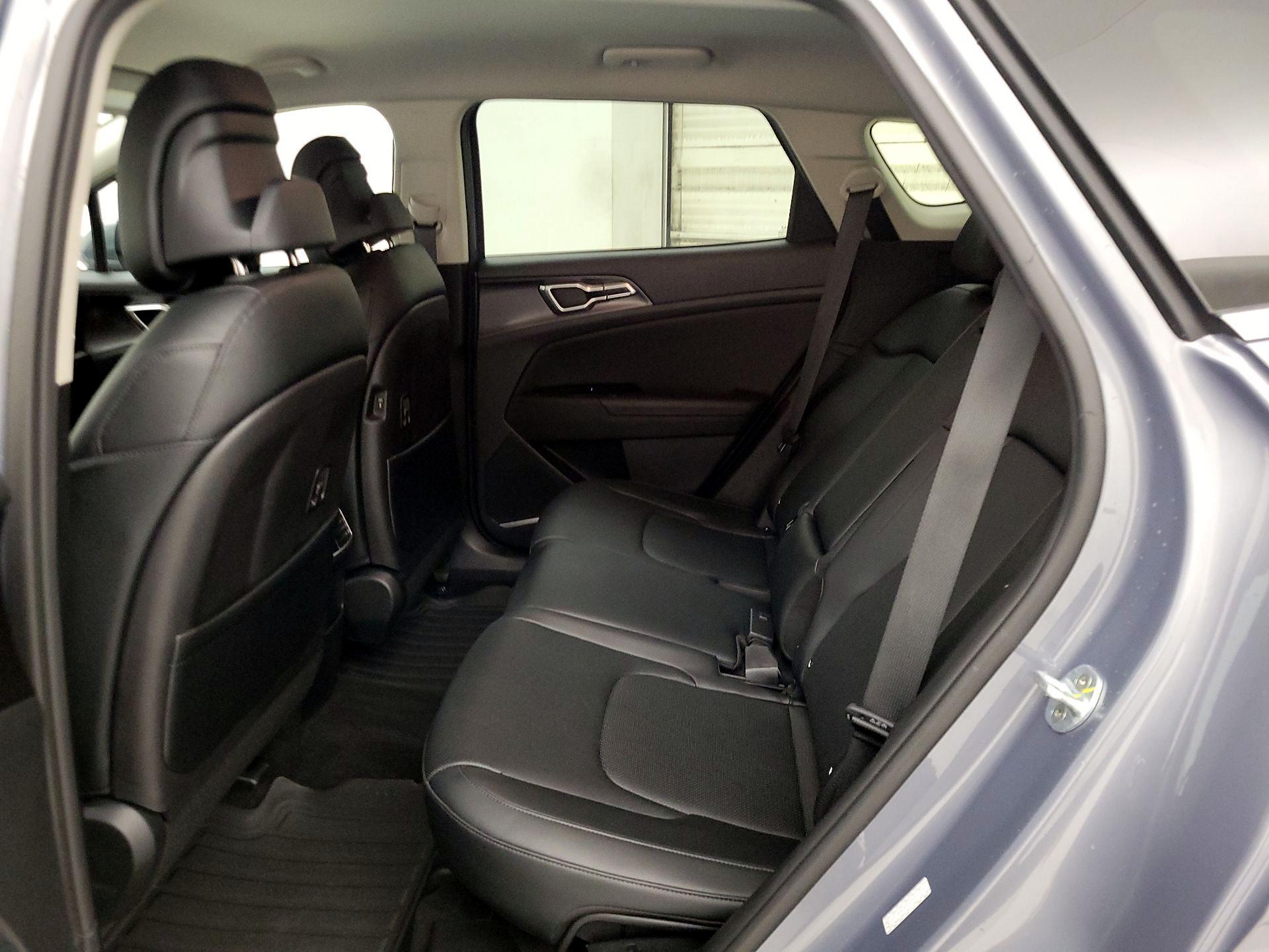 Thumbnail: 2023 Kia Sportage - 19
