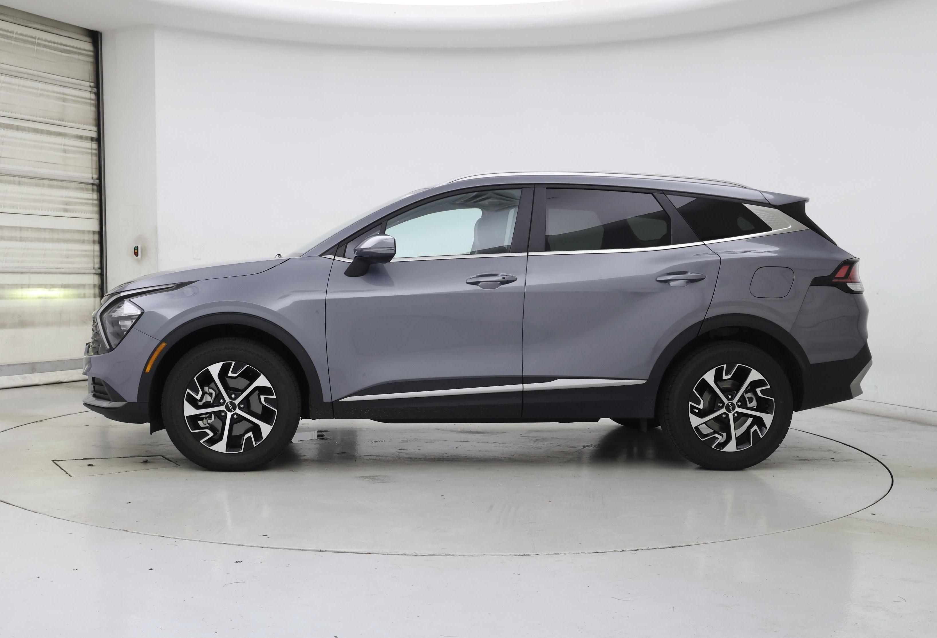 Thumbnail: 2023 Kia Sportage - 3