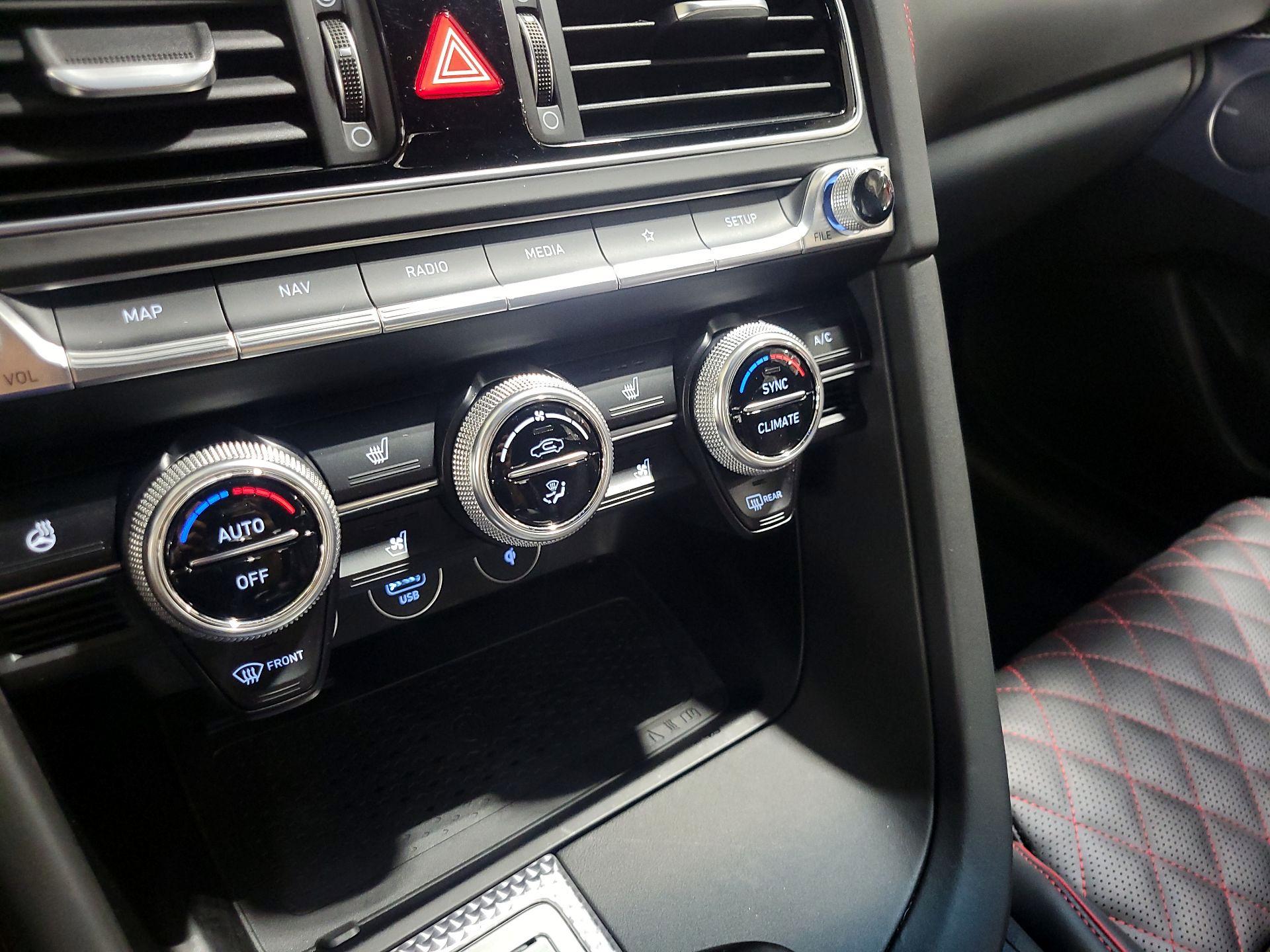 Thumbnail: 2023 Genesis G70 - 17