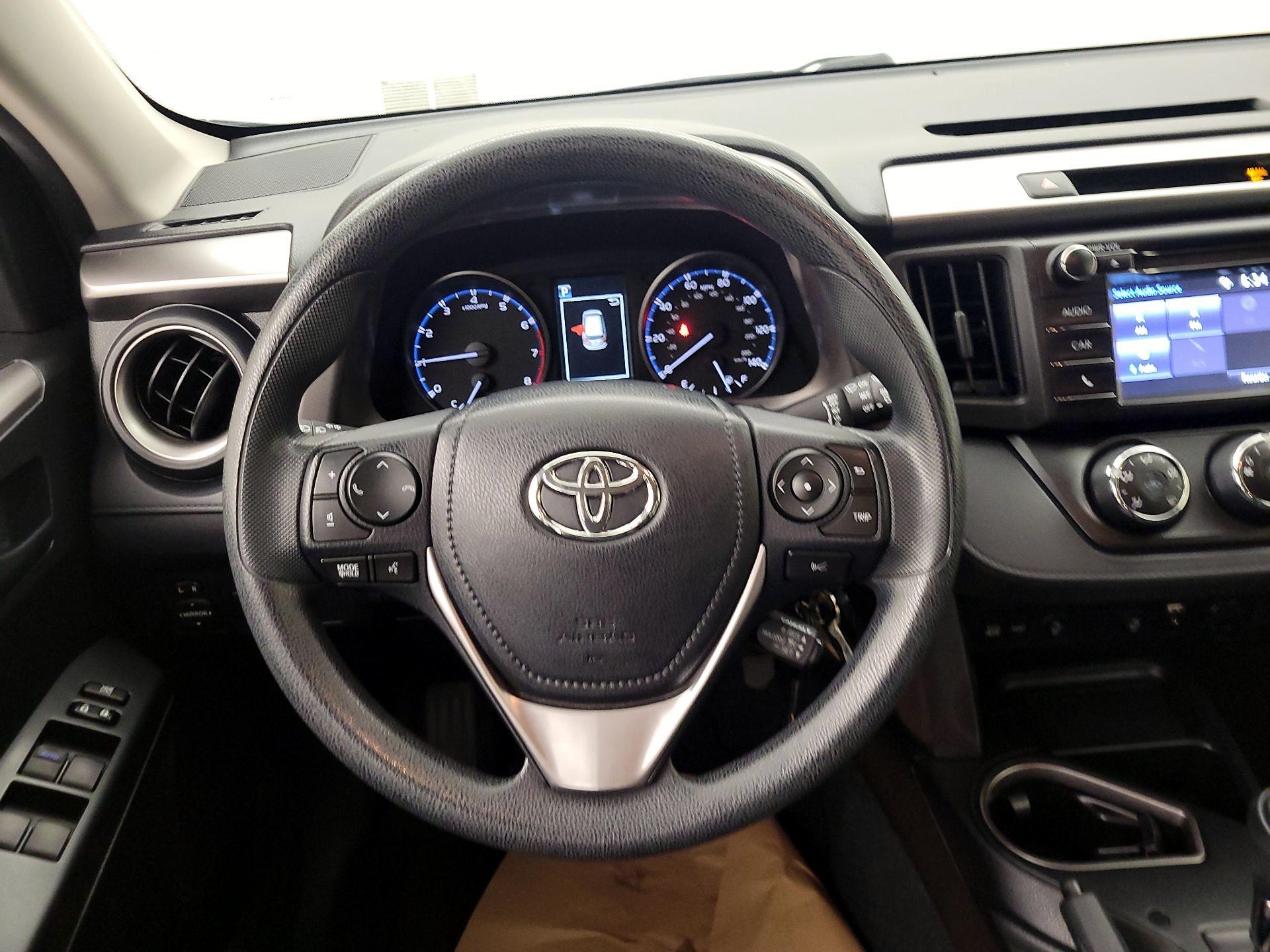 Thumbnail: 2017 Toyota RAV4 - 10
