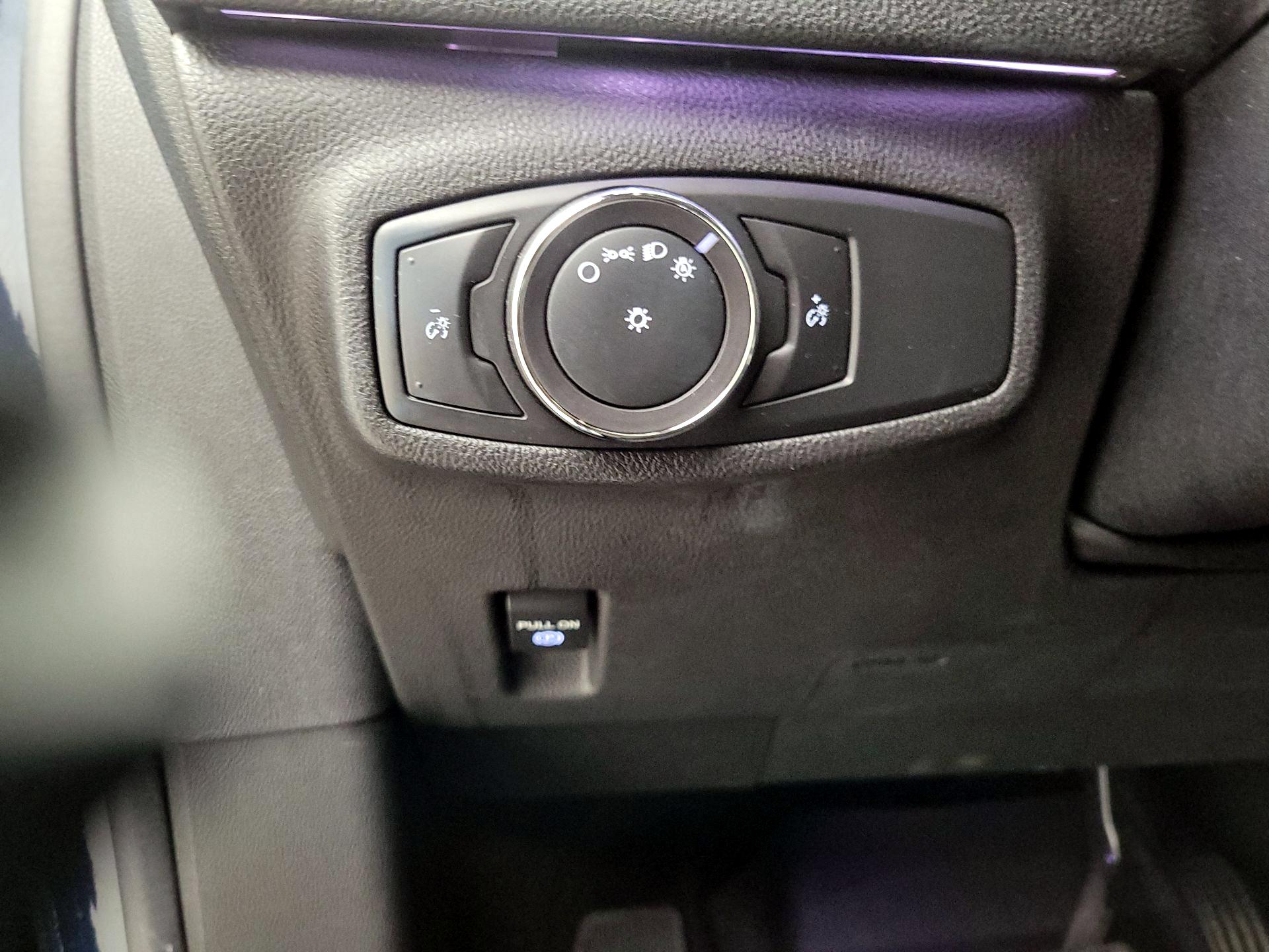 Thumbnail: 2015 Lincoln MKC - 11