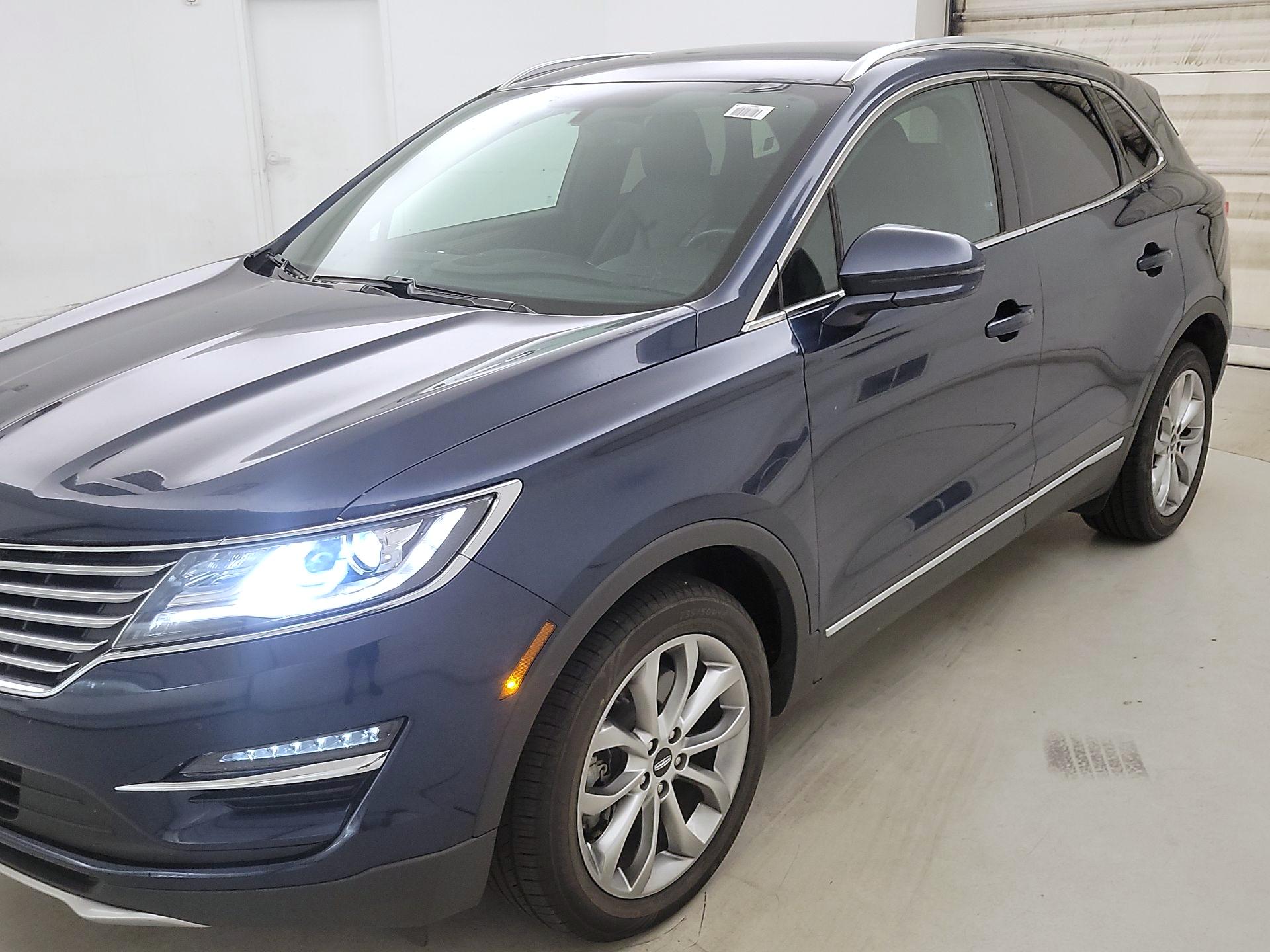Thumbnail: 2015 Lincoln MKC - 3