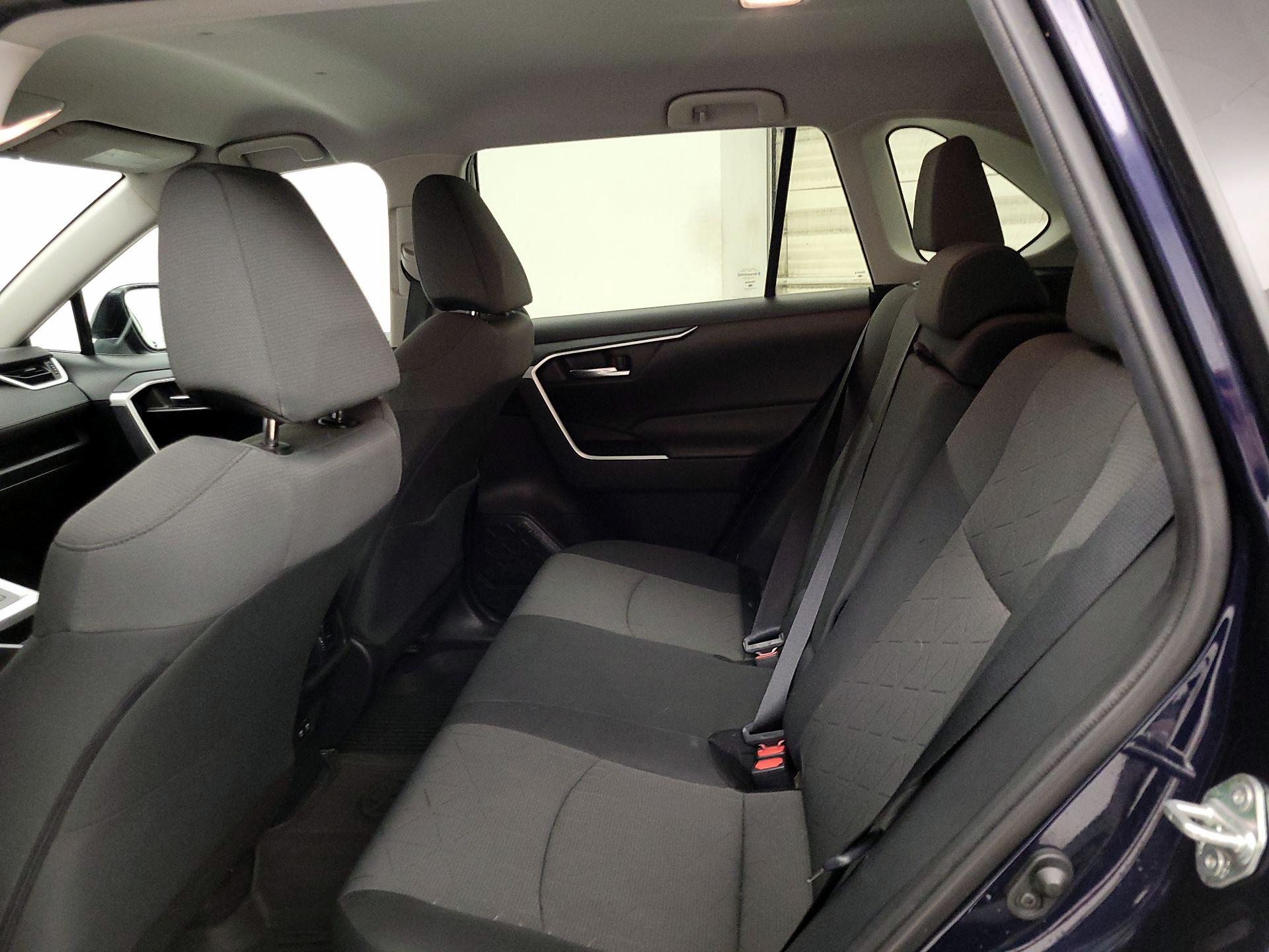 Thumbnail: 2020 Toyota RAV4 - 19