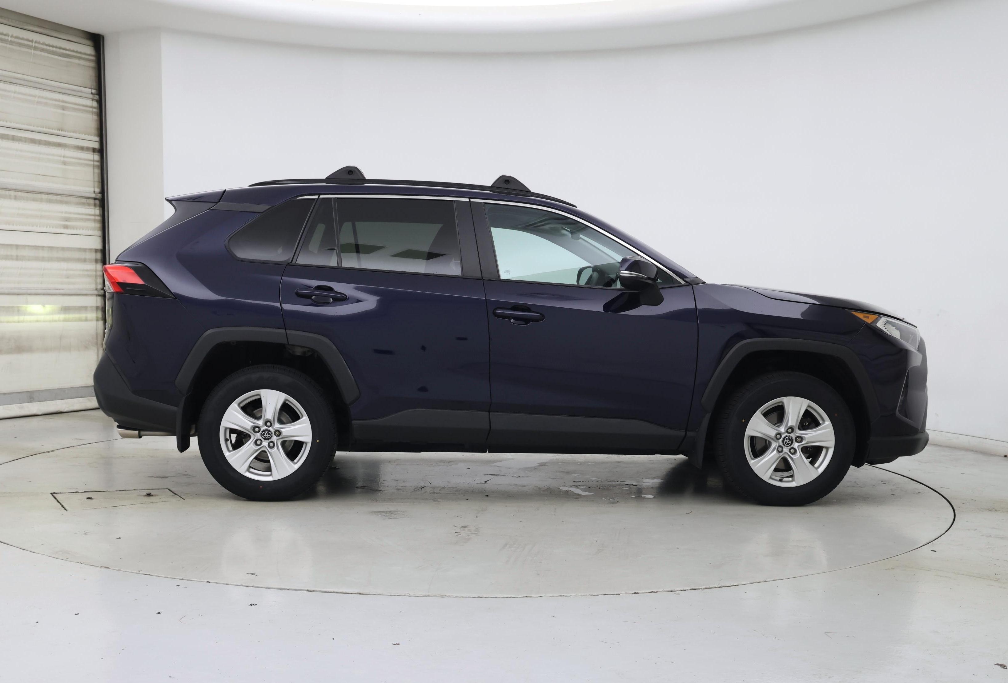 Thumbnail: 2020 Toyota RAV4 - 7