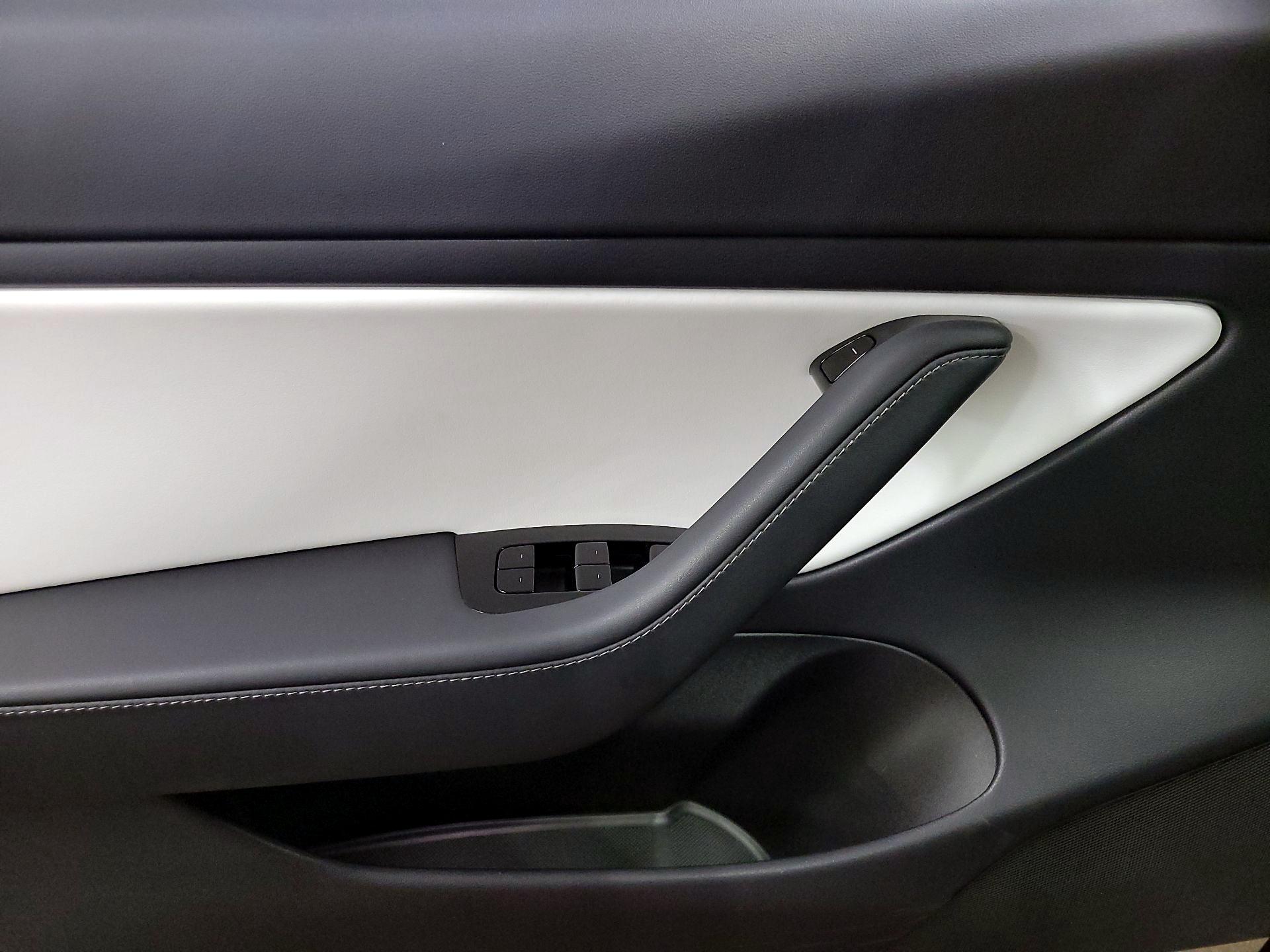 Thumbnail: 2019 Tesla Model 3 - 12