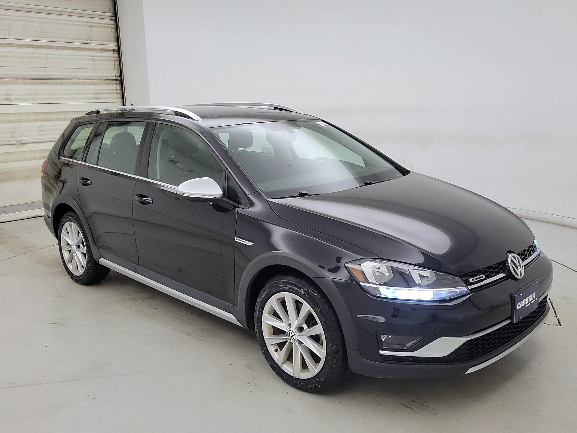 Thumbnail: 2019 Volkswagen Golf - 1