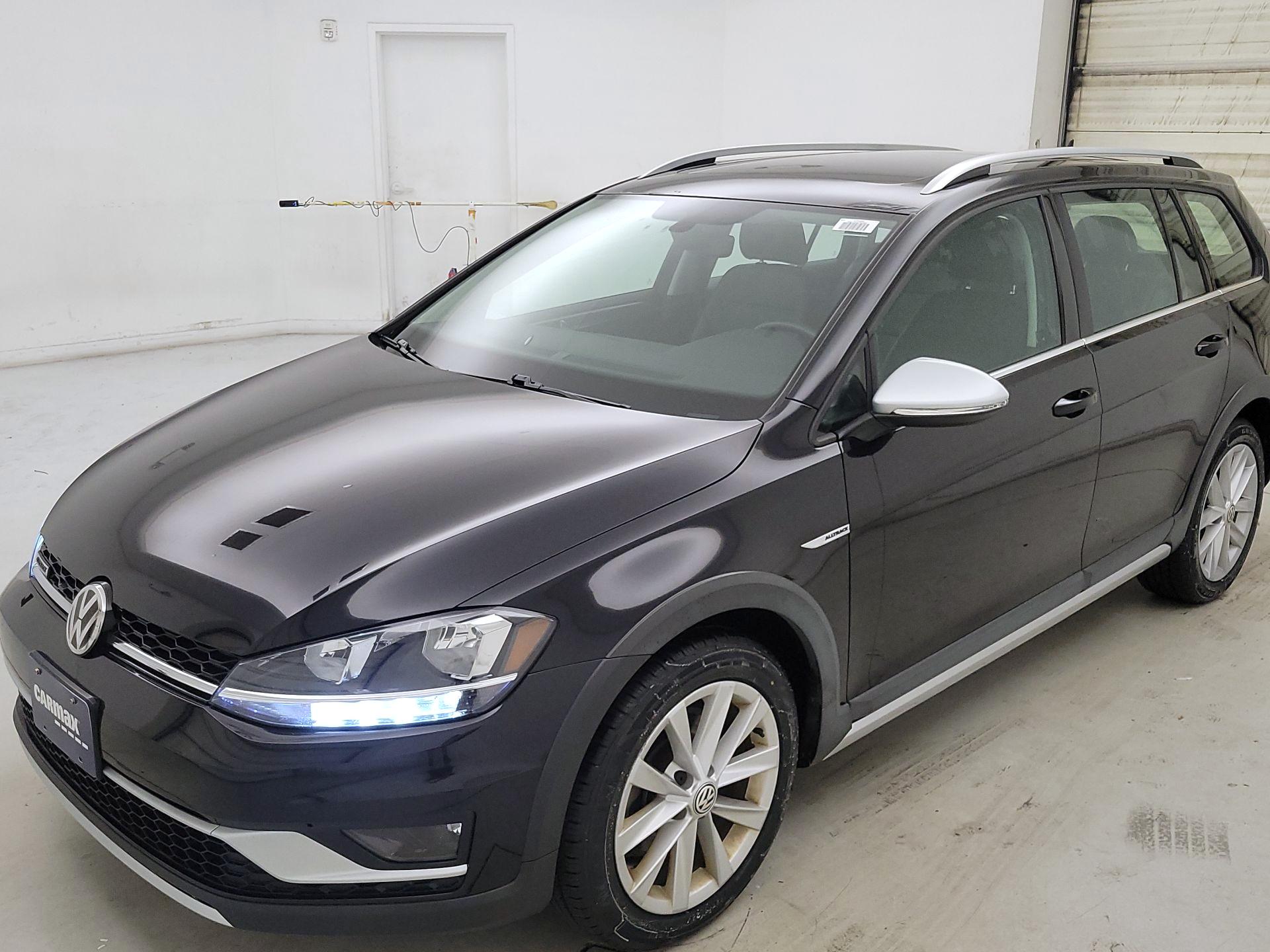 Thumbnail: 2019 Volkswagen Golf - 3