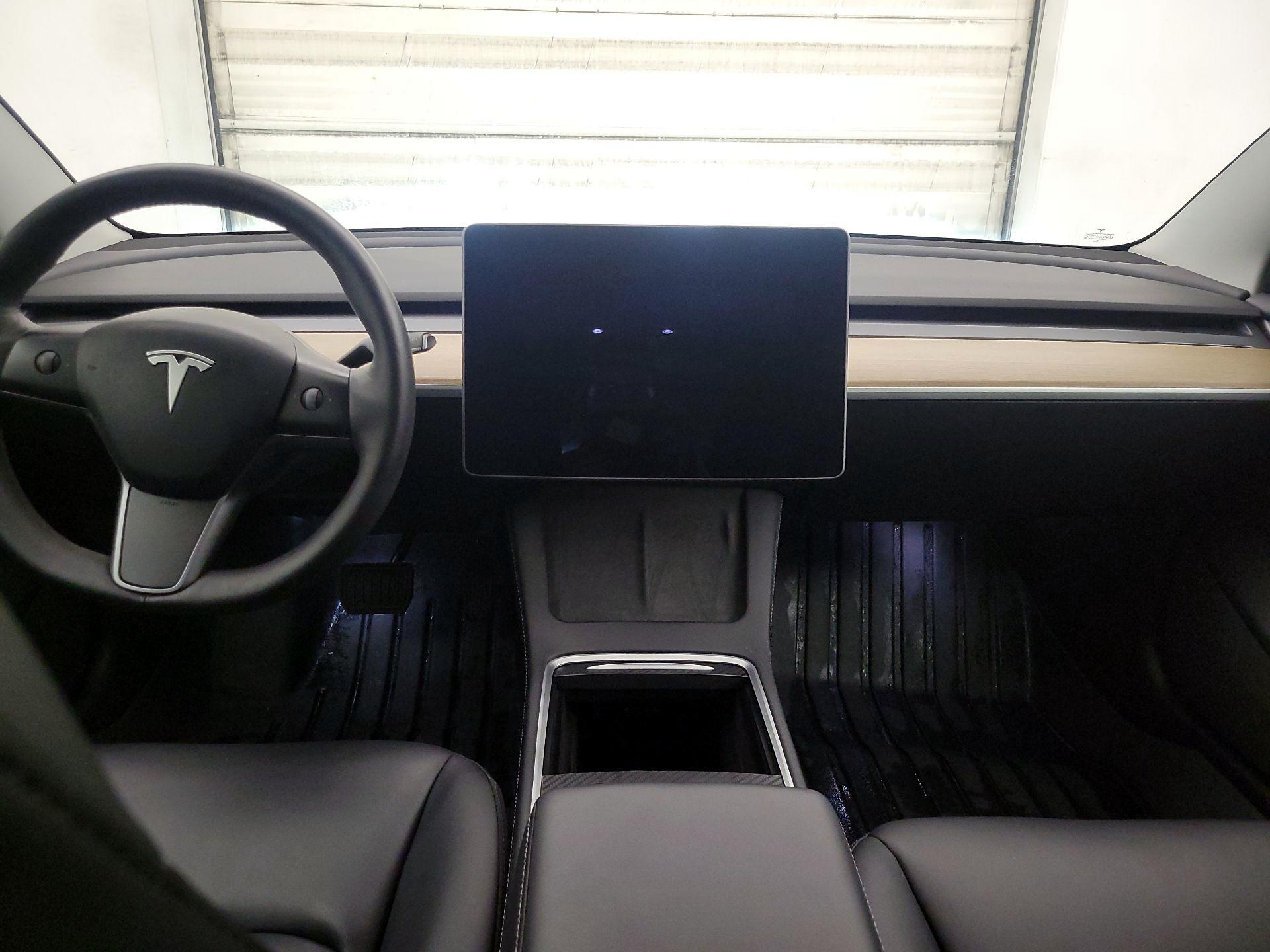 Thumbnail: 2021 Tesla Model 3 - 9