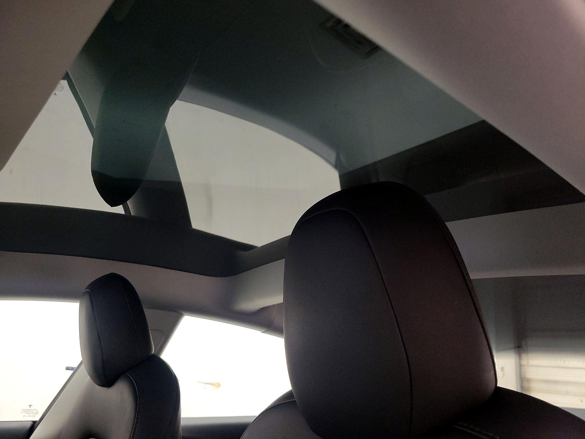 Thumbnail: 2021 Tesla Model 3 - 19