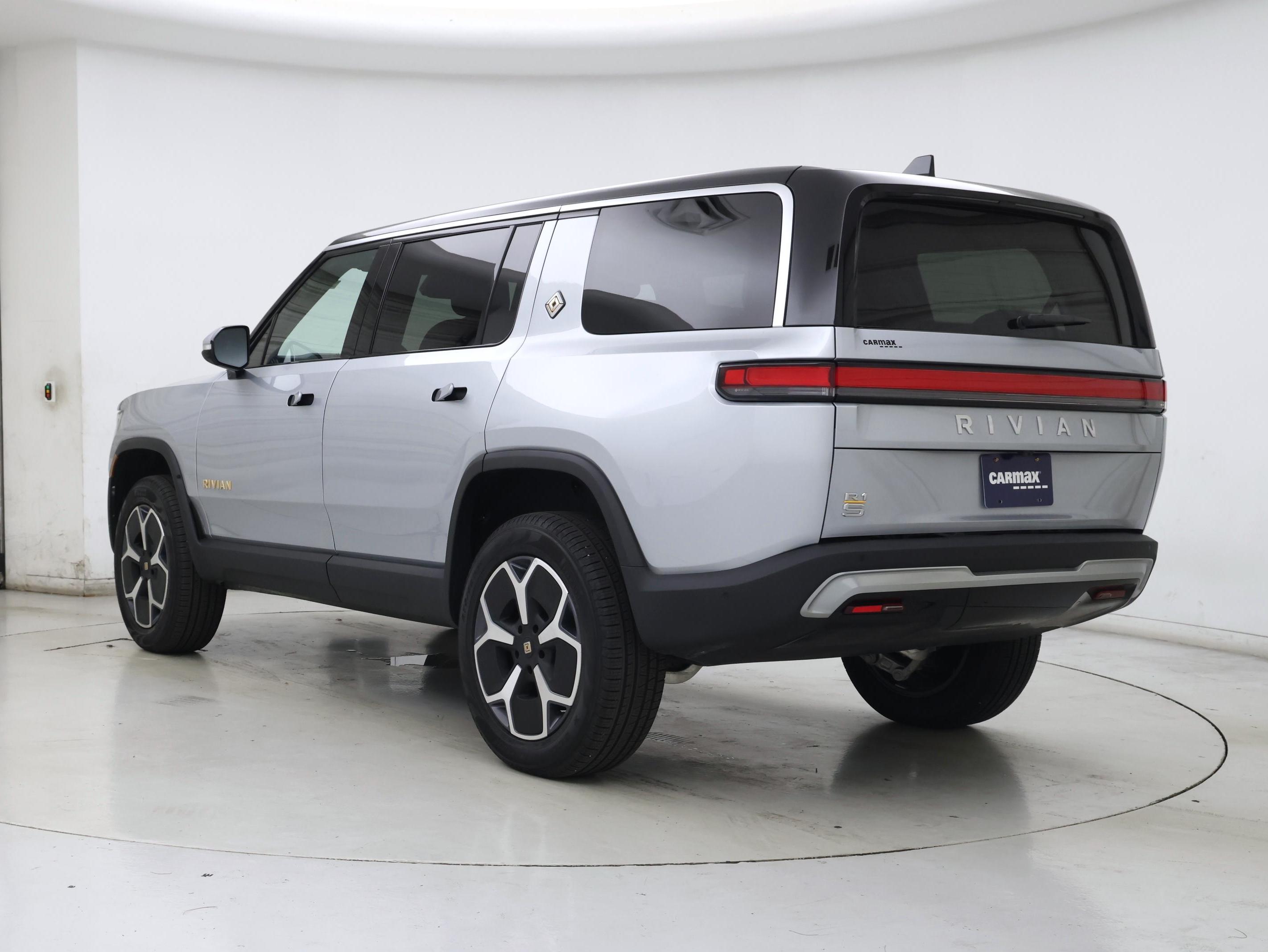 Thumbnail: 2024 Rivian R1S - 2