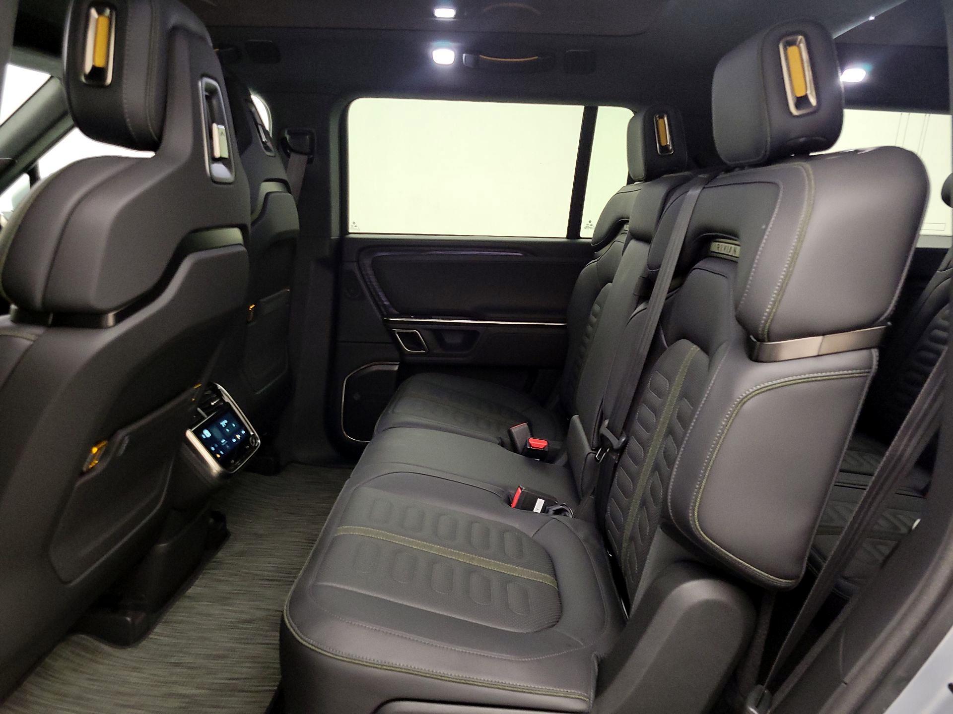 Thumbnail: 2024 Rivian R1S - 20