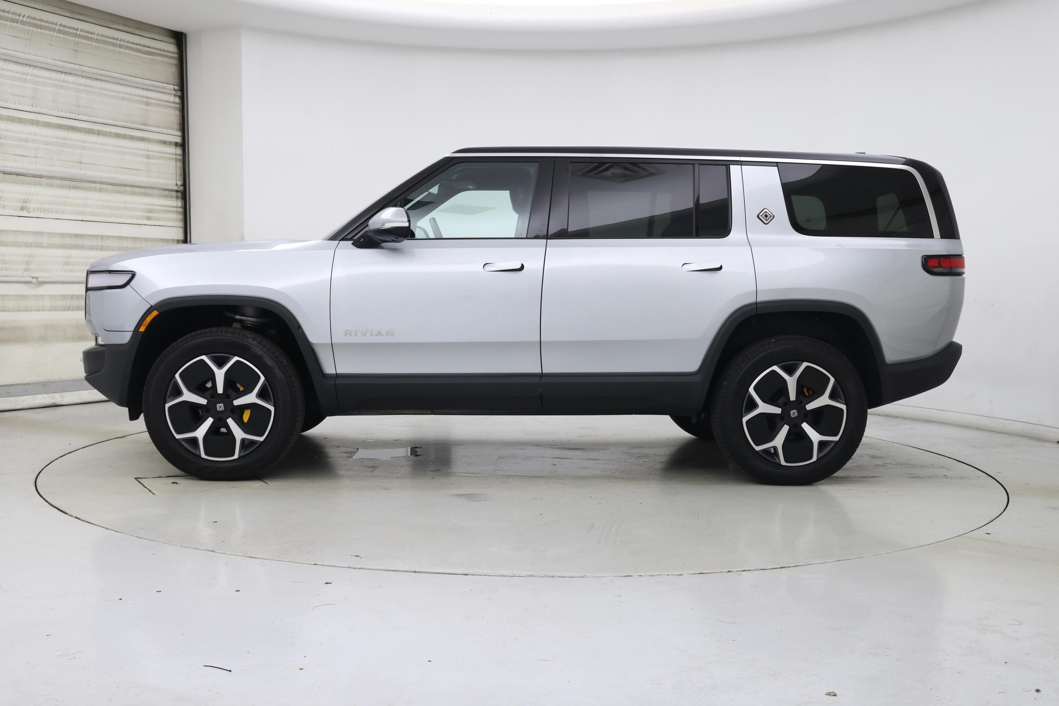 Thumbnail: 2024 Rivian R1S - 3