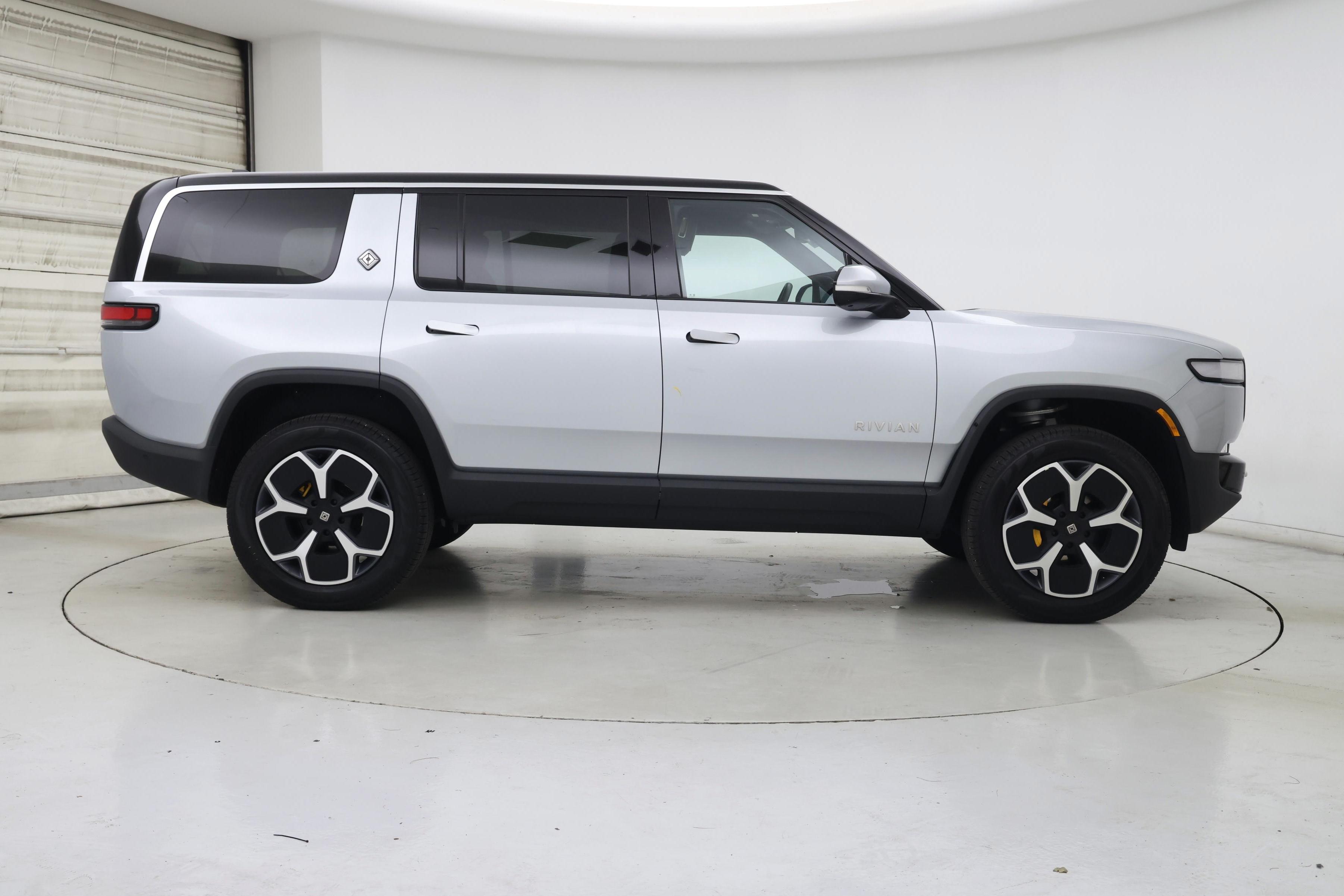 Thumbnail: 2024 Rivian R1S - 7