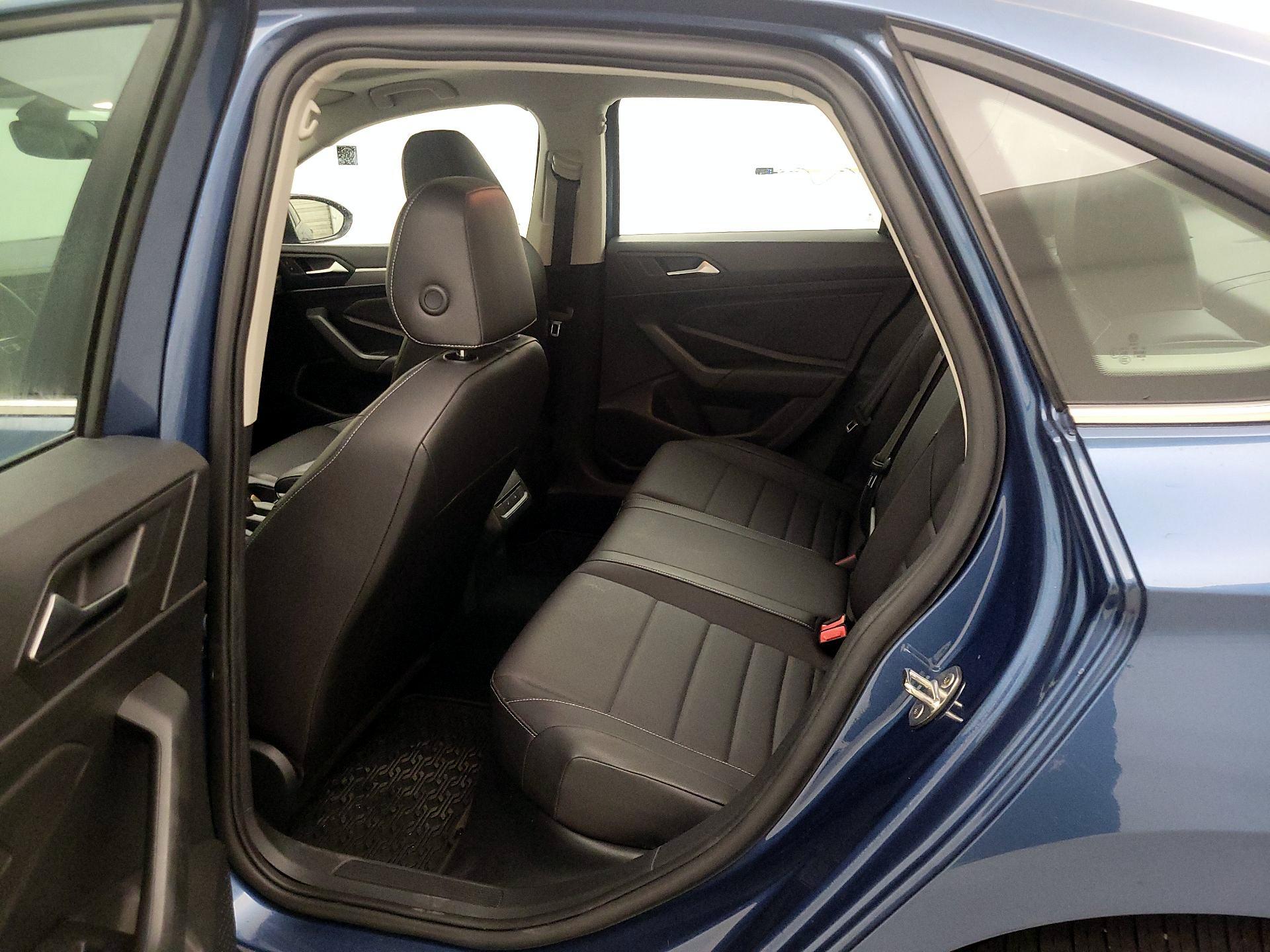 Thumbnail: 2021 Volkswagen Jetta - 20