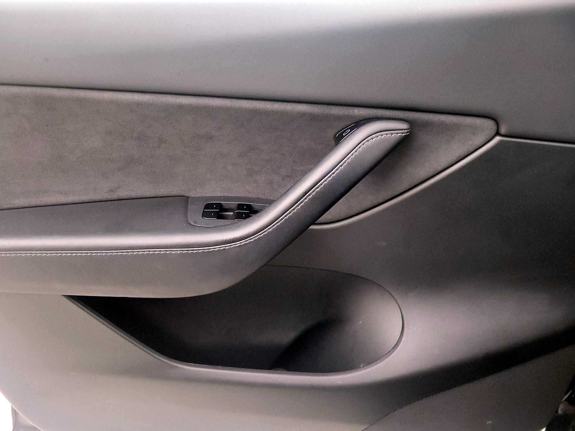 Thumbnail: 2021 Tesla Model Y - 12