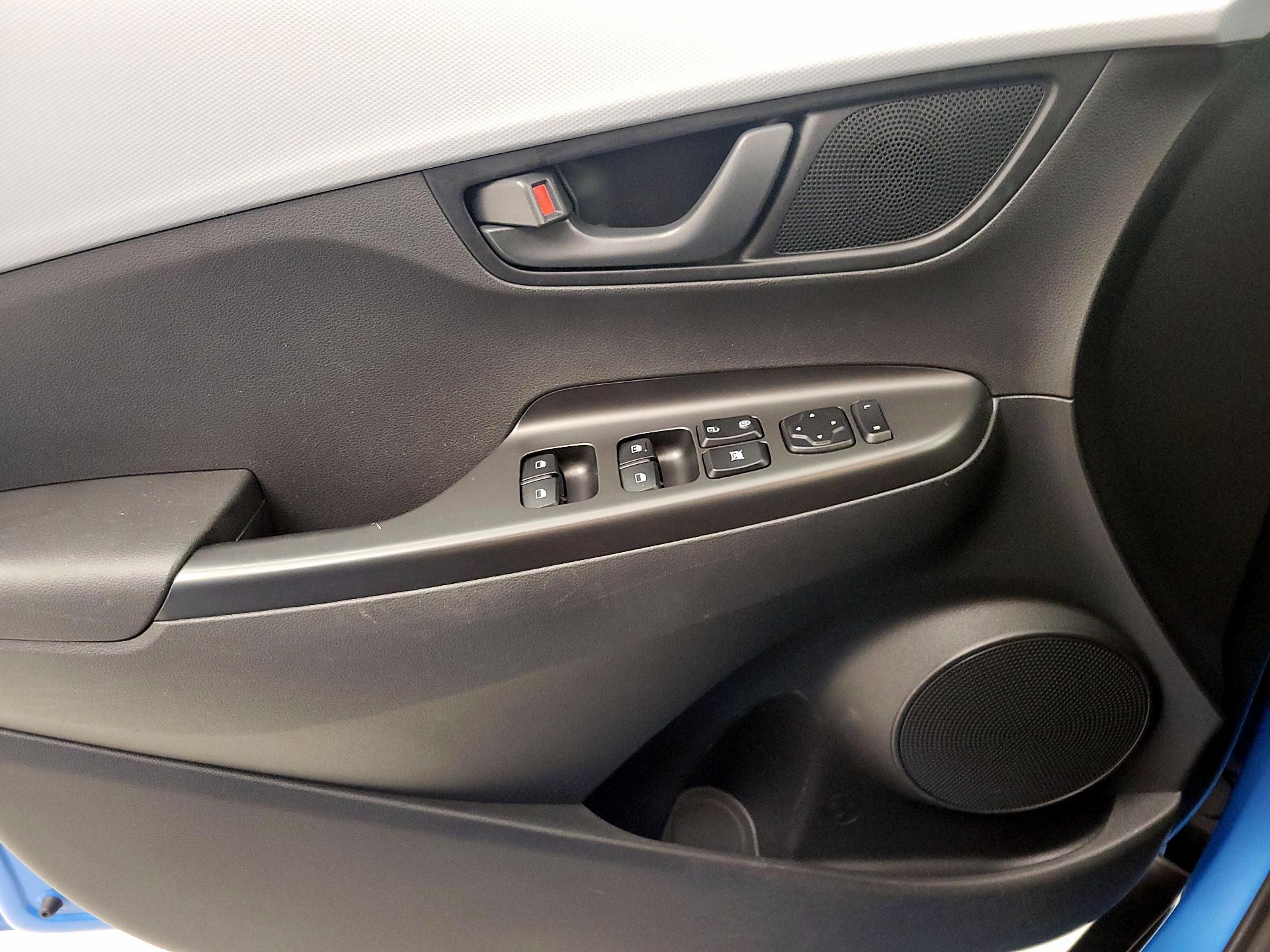 Thumbnail: 2020 Hyundai Kona - 12