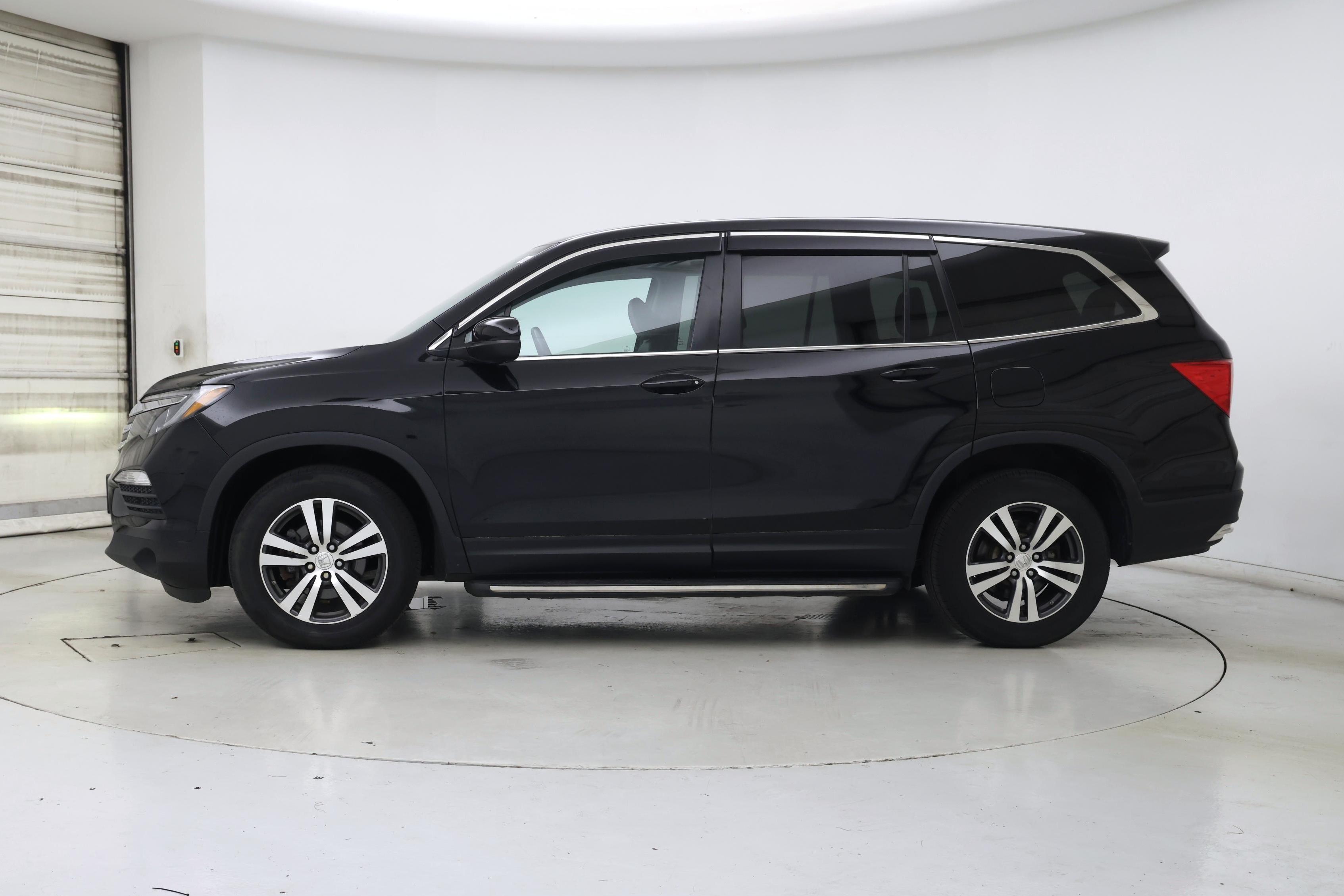 Thumbnail: 2016 Honda Pilot - 3