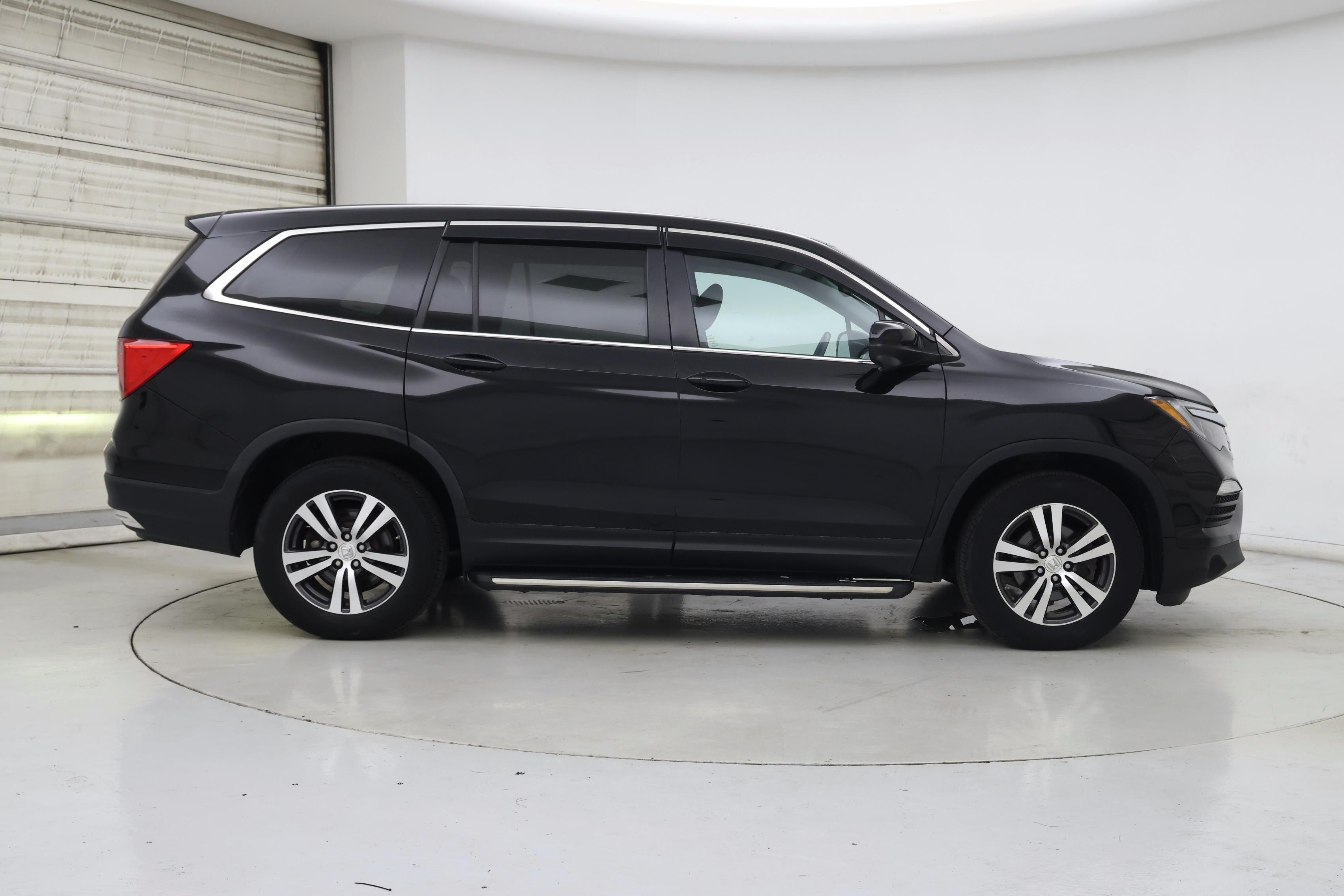 Thumbnail: 2016 Honda Pilot - 7