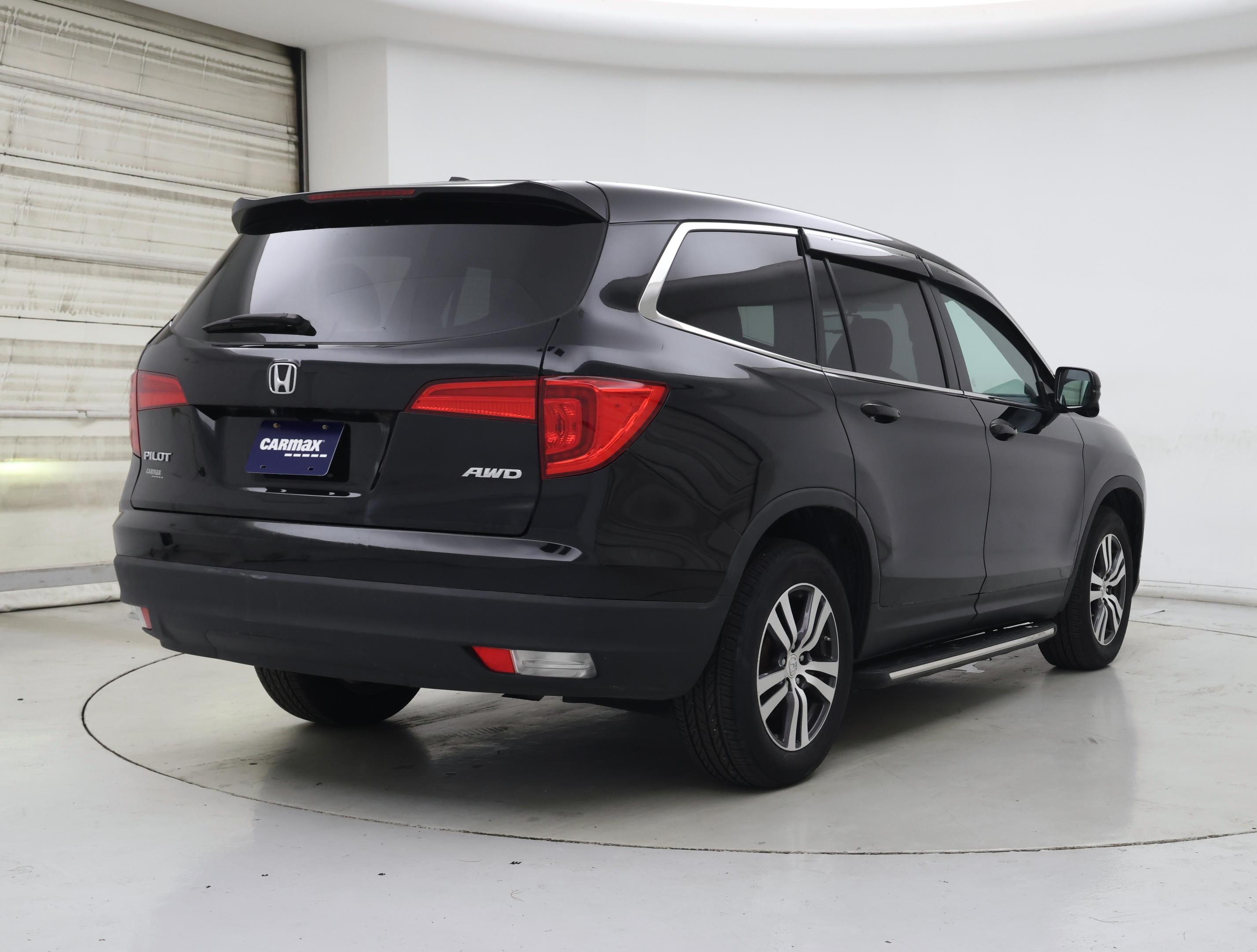 Thumbnail: 2016 Honda Pilot - 8