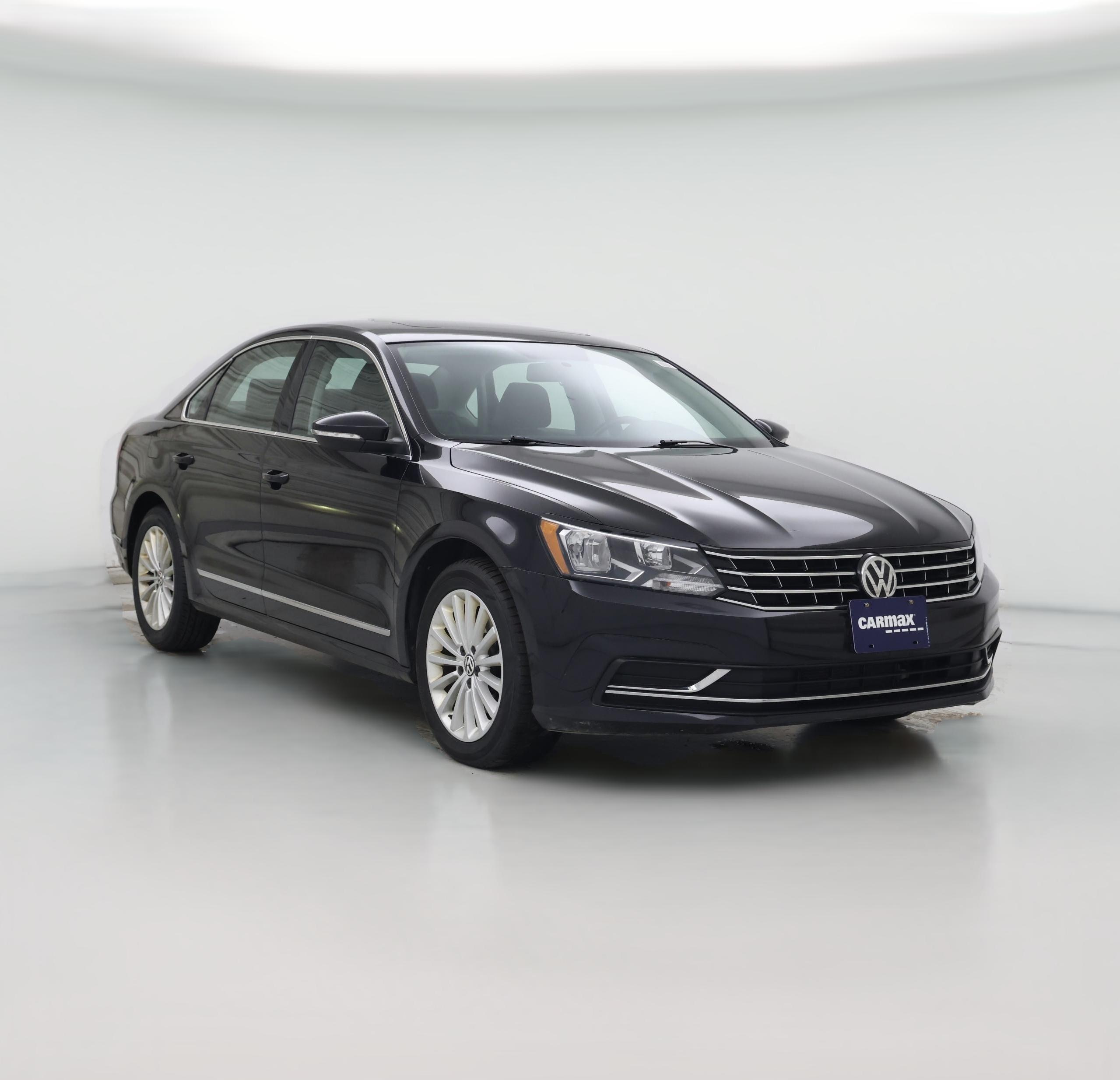 Thumbnail: 2017 Volkswagen Passat - 1