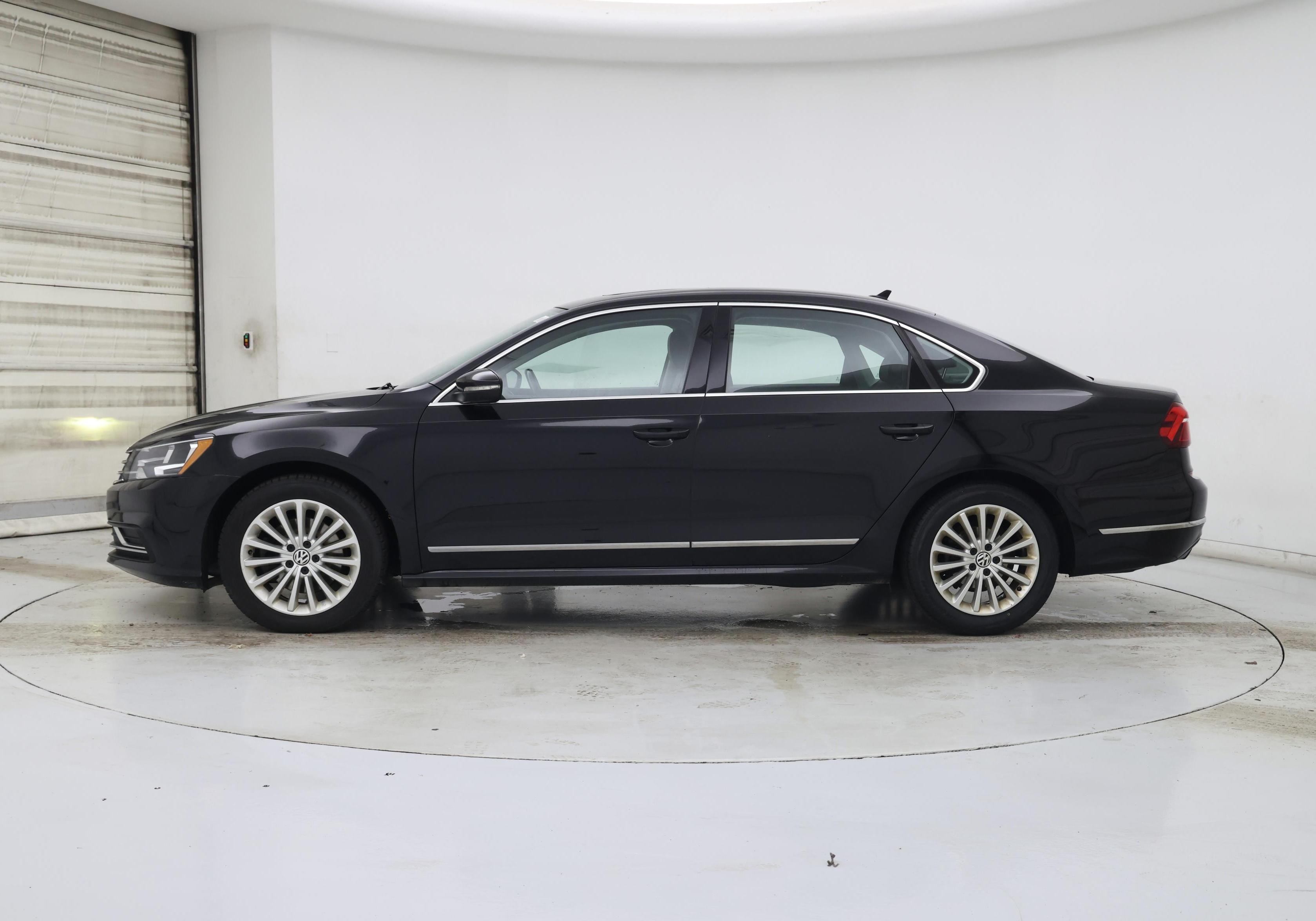 Thumbnail: 2017 Volkswagen Passat - 3