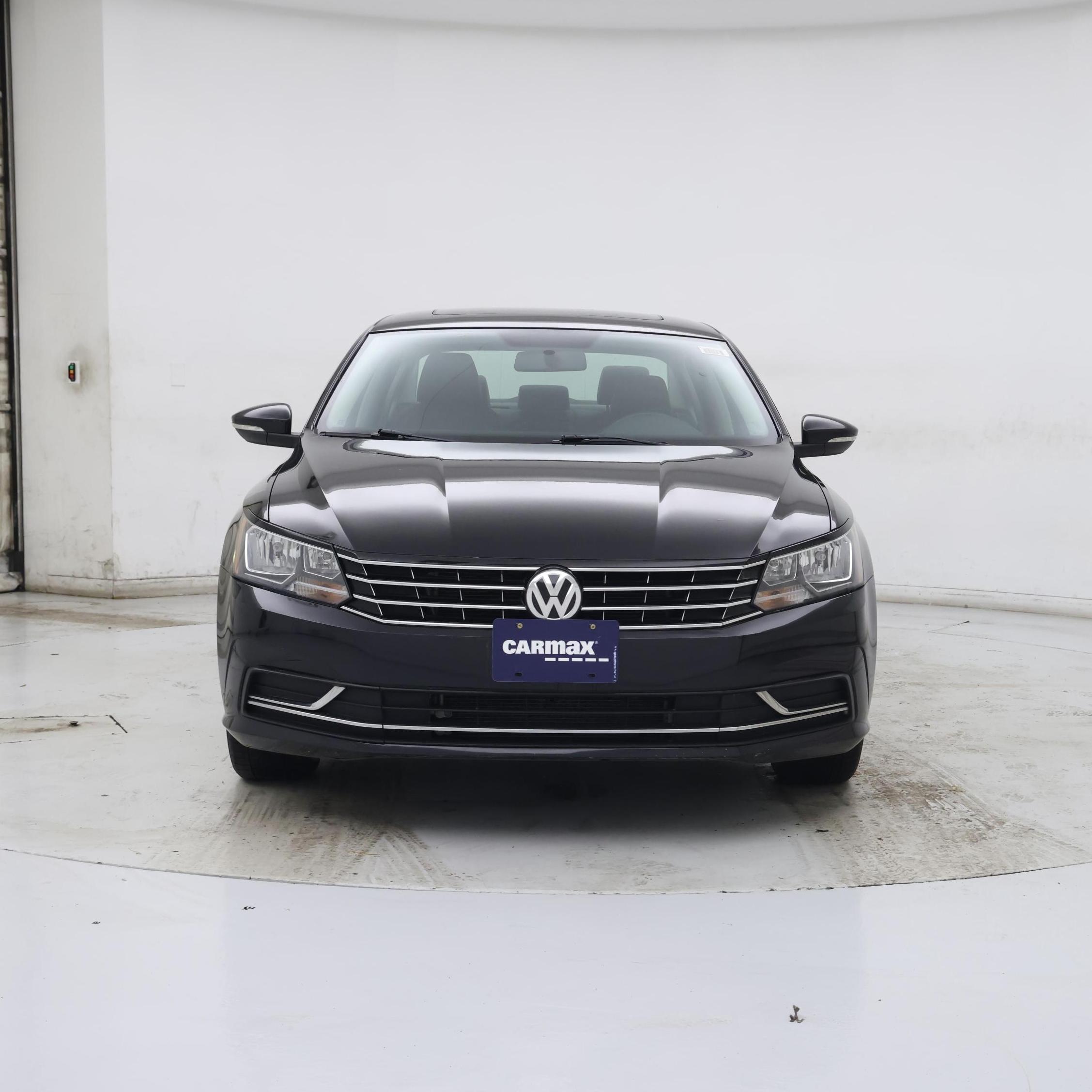 Thumbnail: 2017 Volkswagen Passat - 5