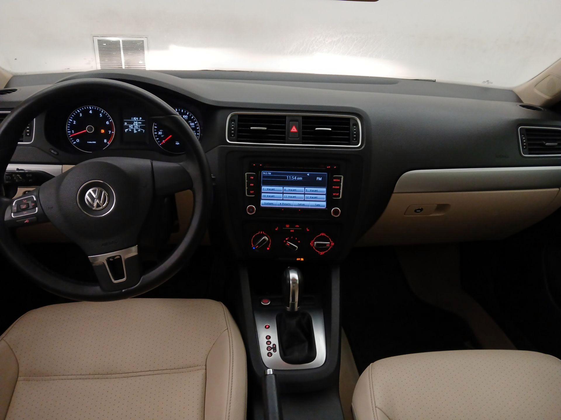 Thumbnail: 2014 Volkswagen Jetta - 9