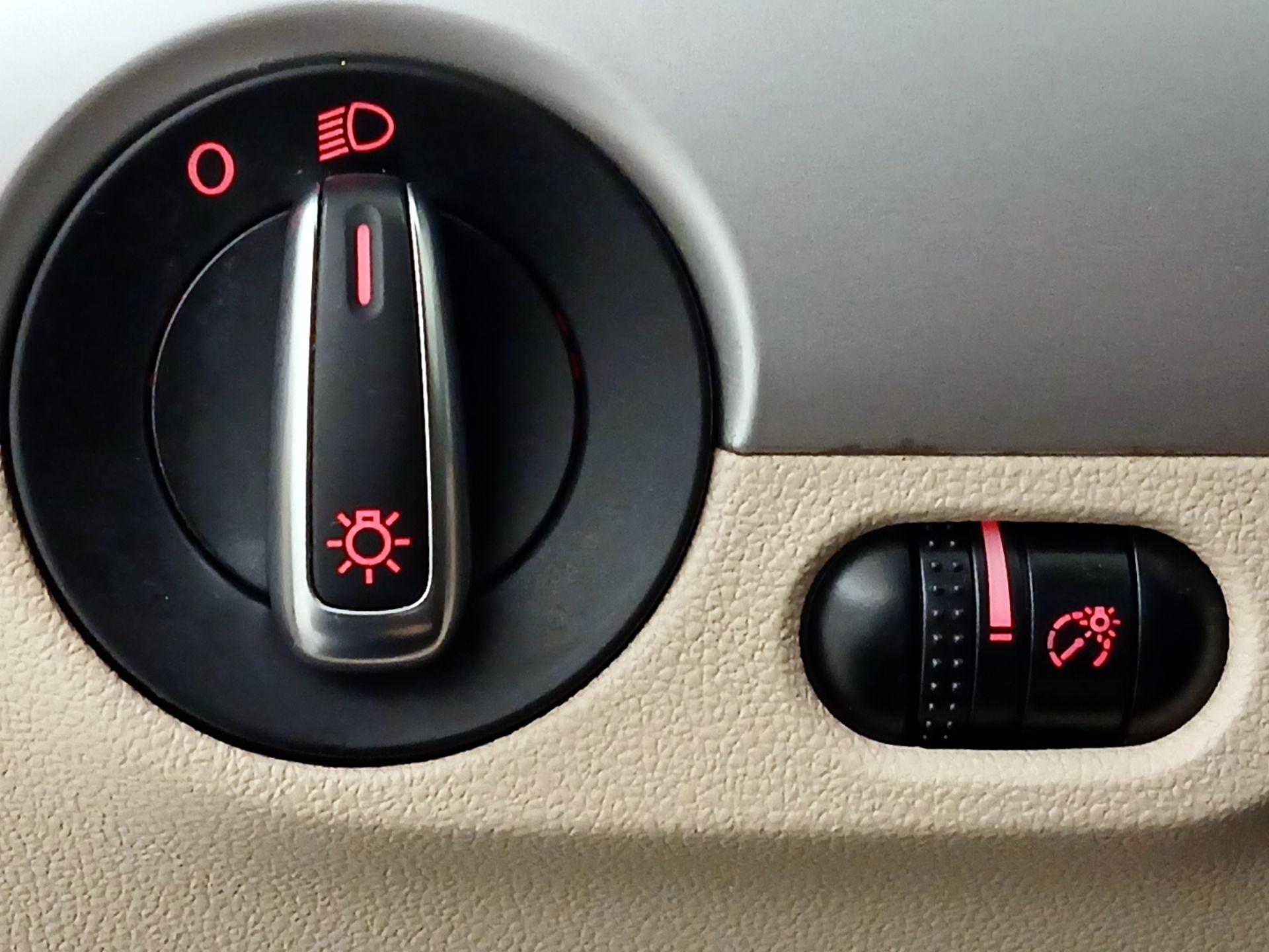 Thumbnail: 2014 Volkswagen Jetta - 13