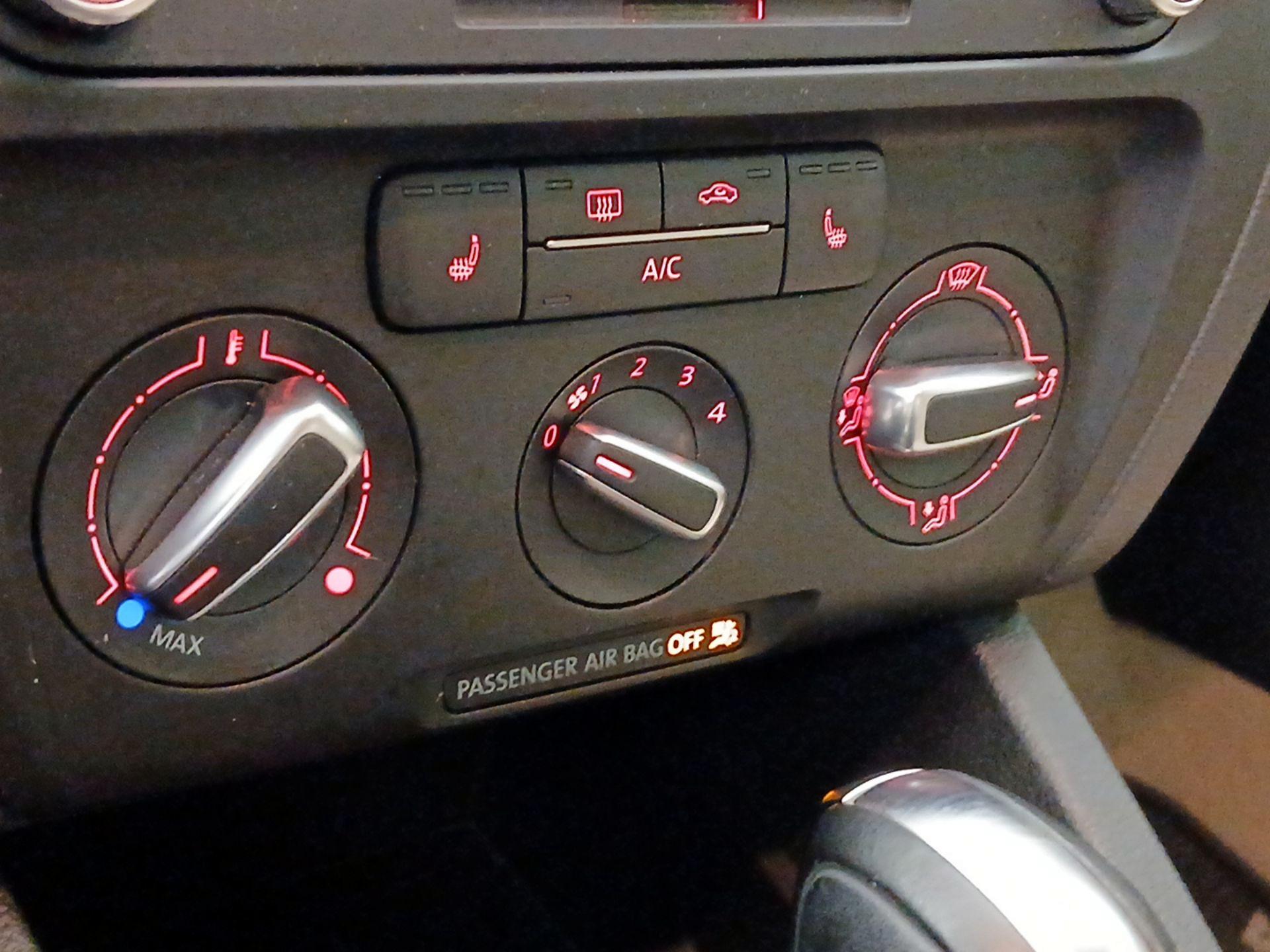 Thumbnail: 2014 Volkswagen Jetta - 15