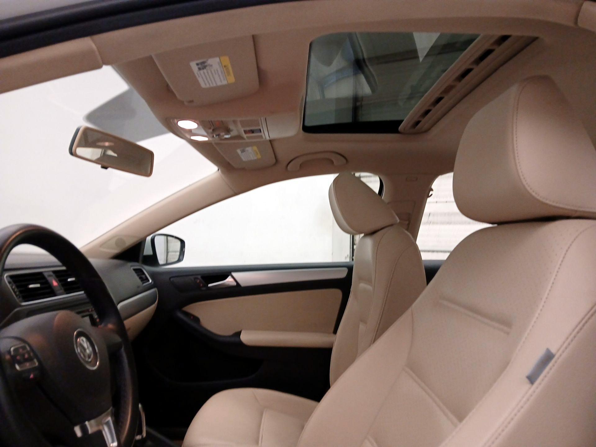 Thumbnail: 2014 Volkswagen Jetta - 18