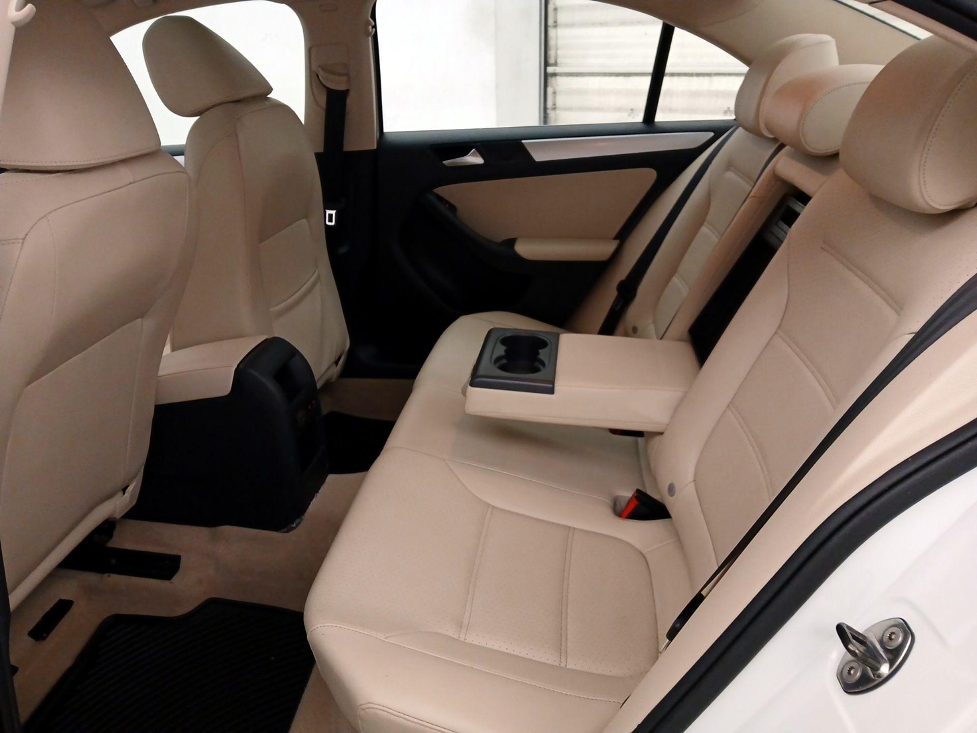 Thumbnail: 2014 Volkswagen Jetta - 19