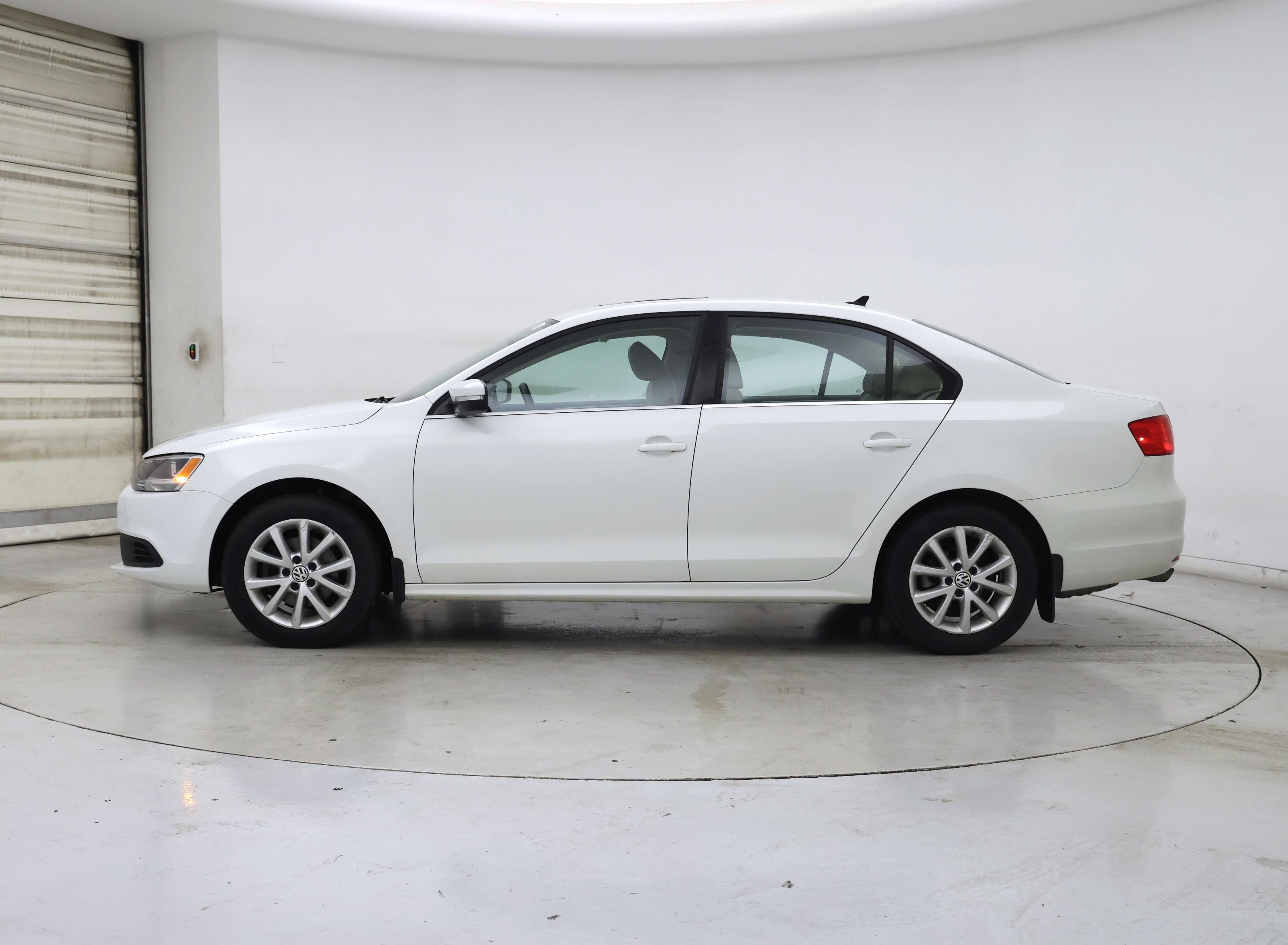 Thumbnail: 2014 Volkswagen Jetta - 3
