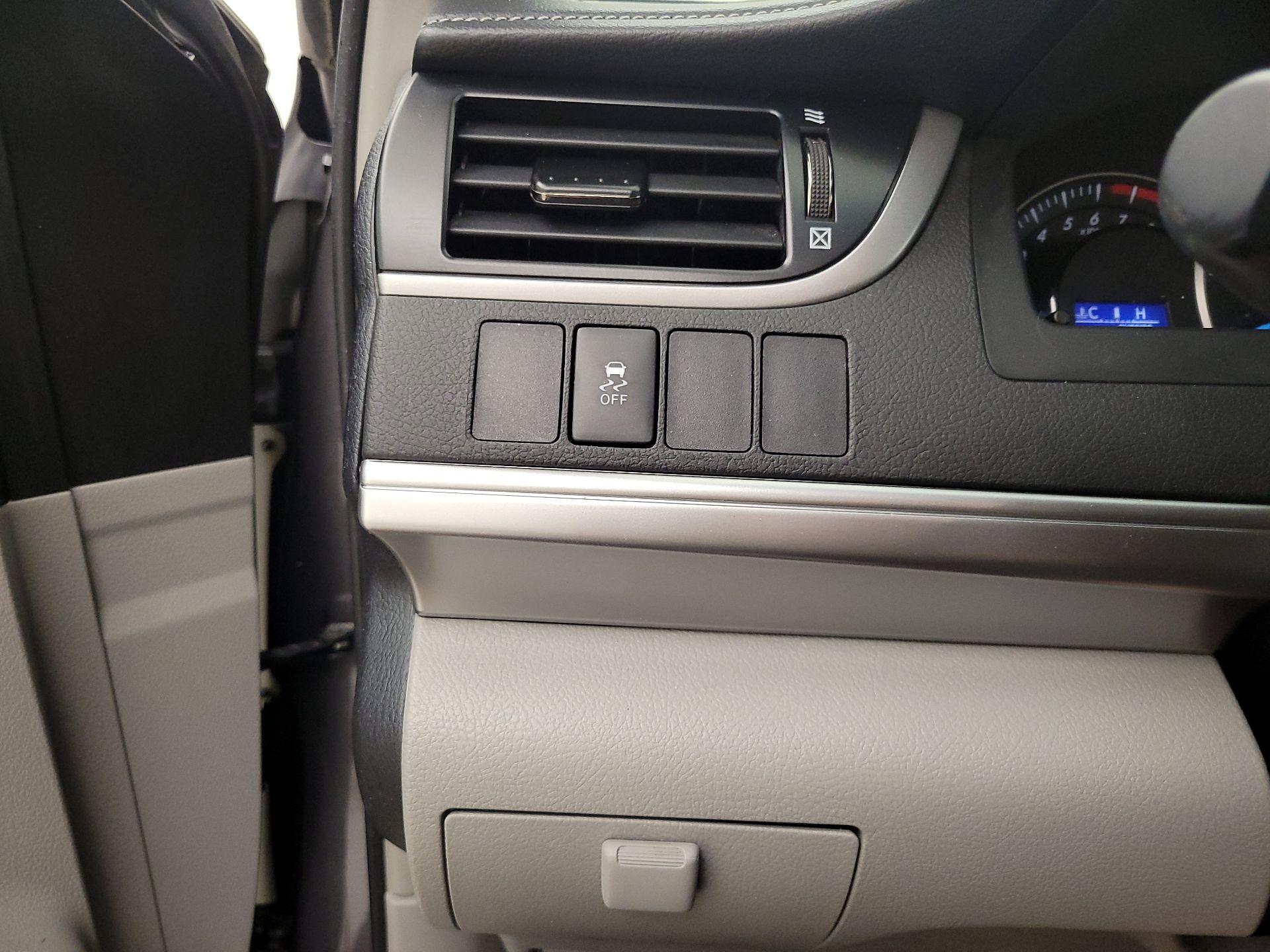 Thumbnail: 2014 Toyota Camry - 11
