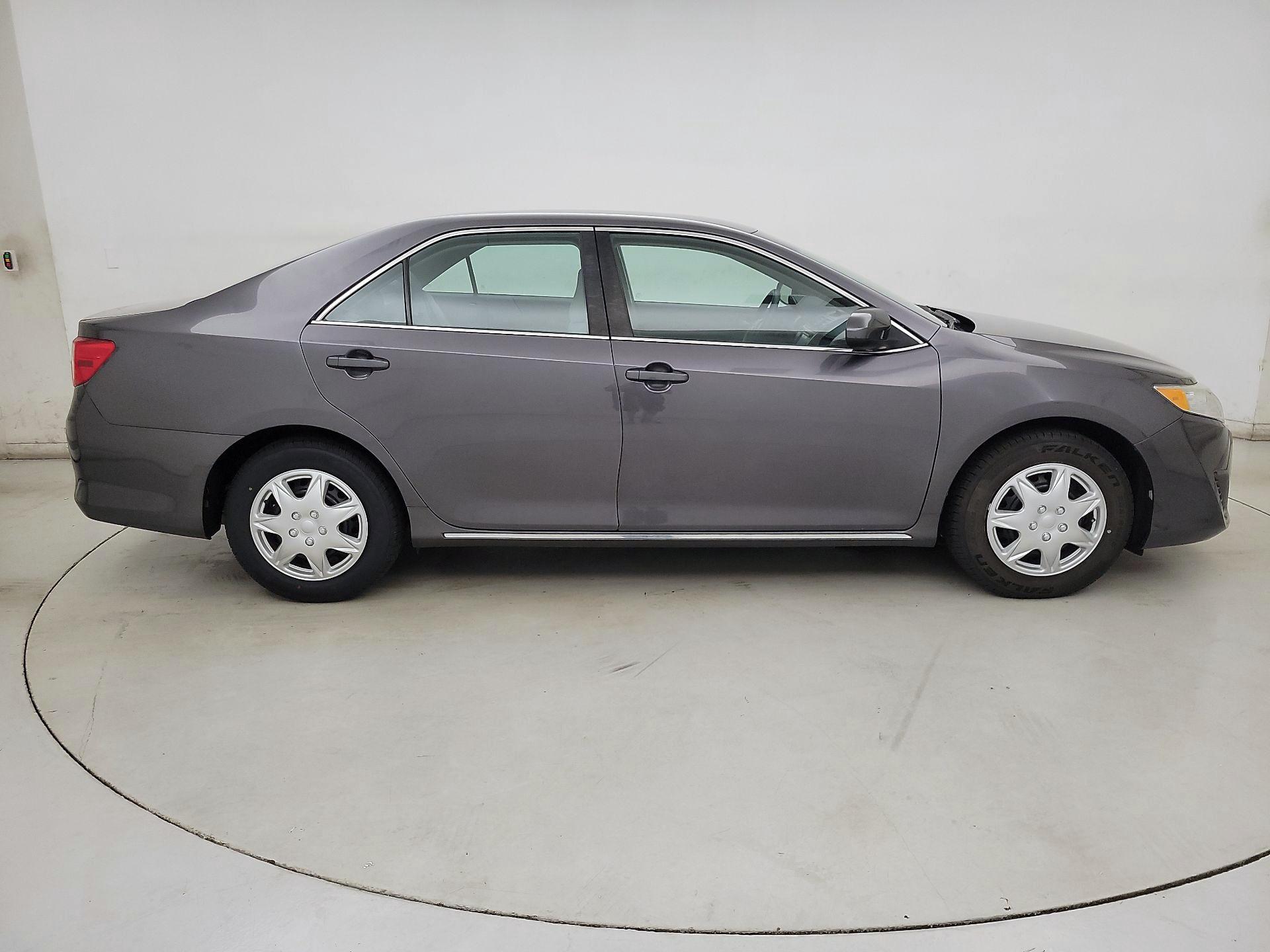 Thumbnail: 2014 Toyota Camry - 4