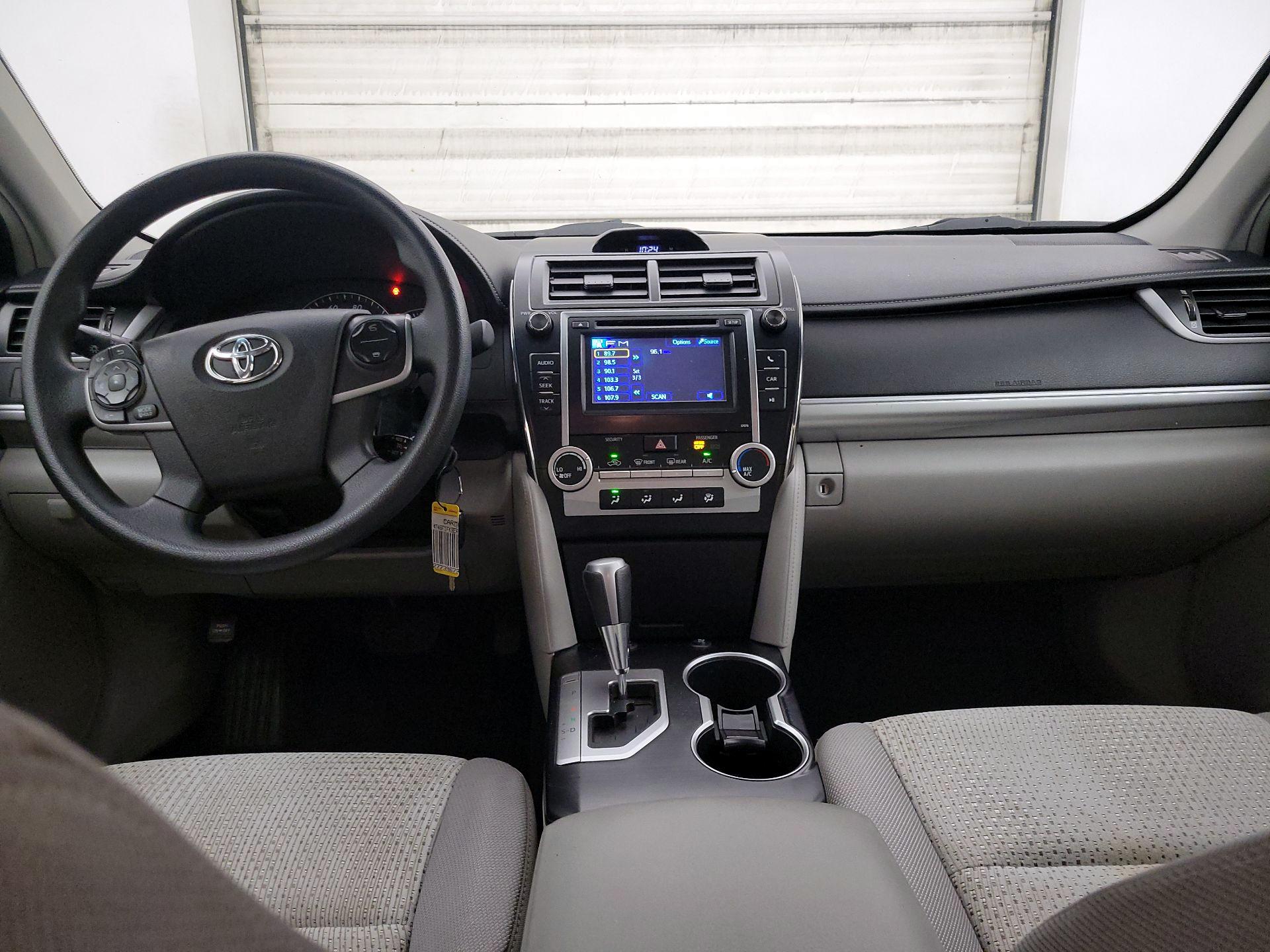 Thumbnail: 2014 Toyota Camry - 8
