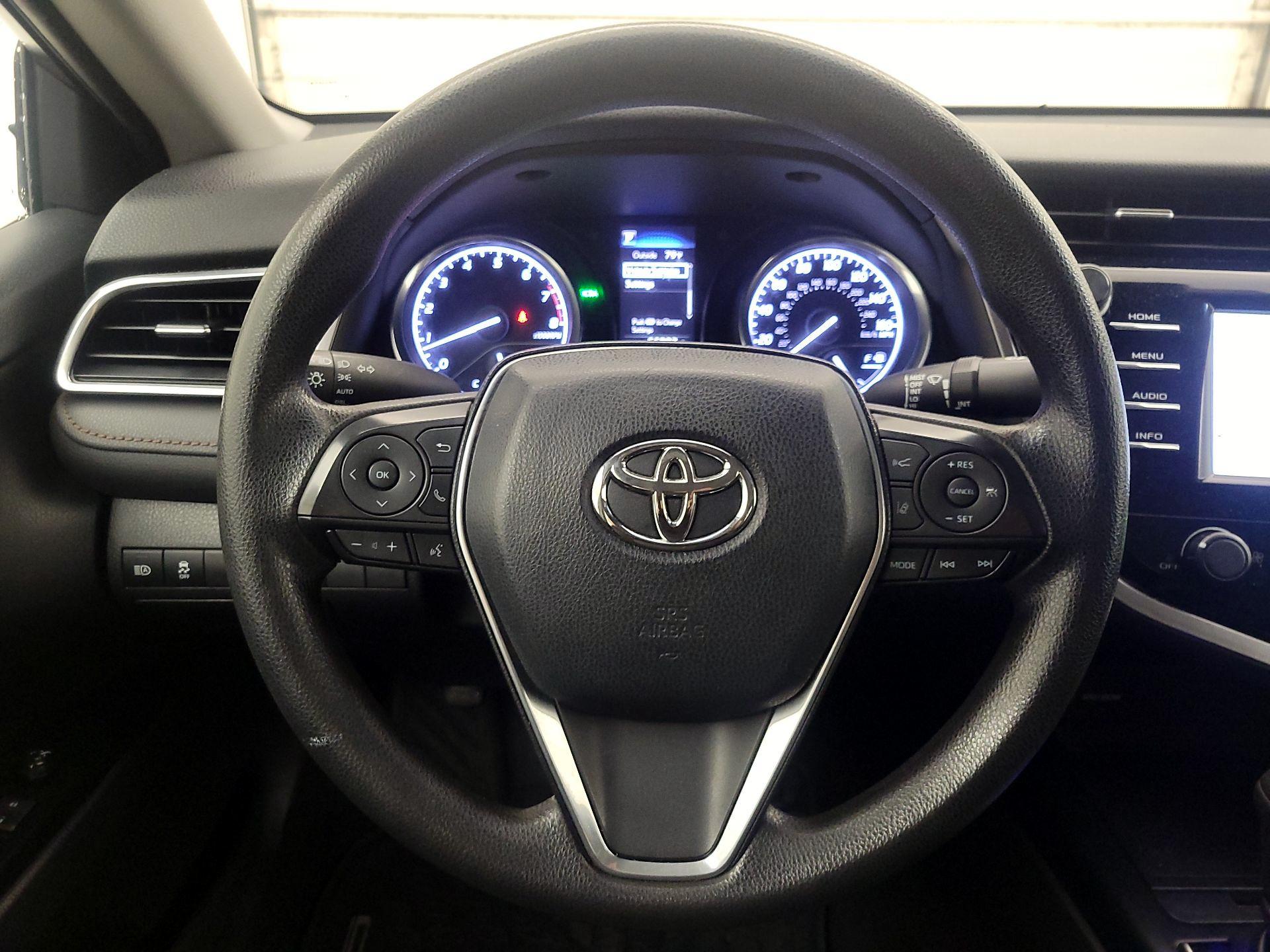 Thumbnail: 2018 Toyota Camry - 10