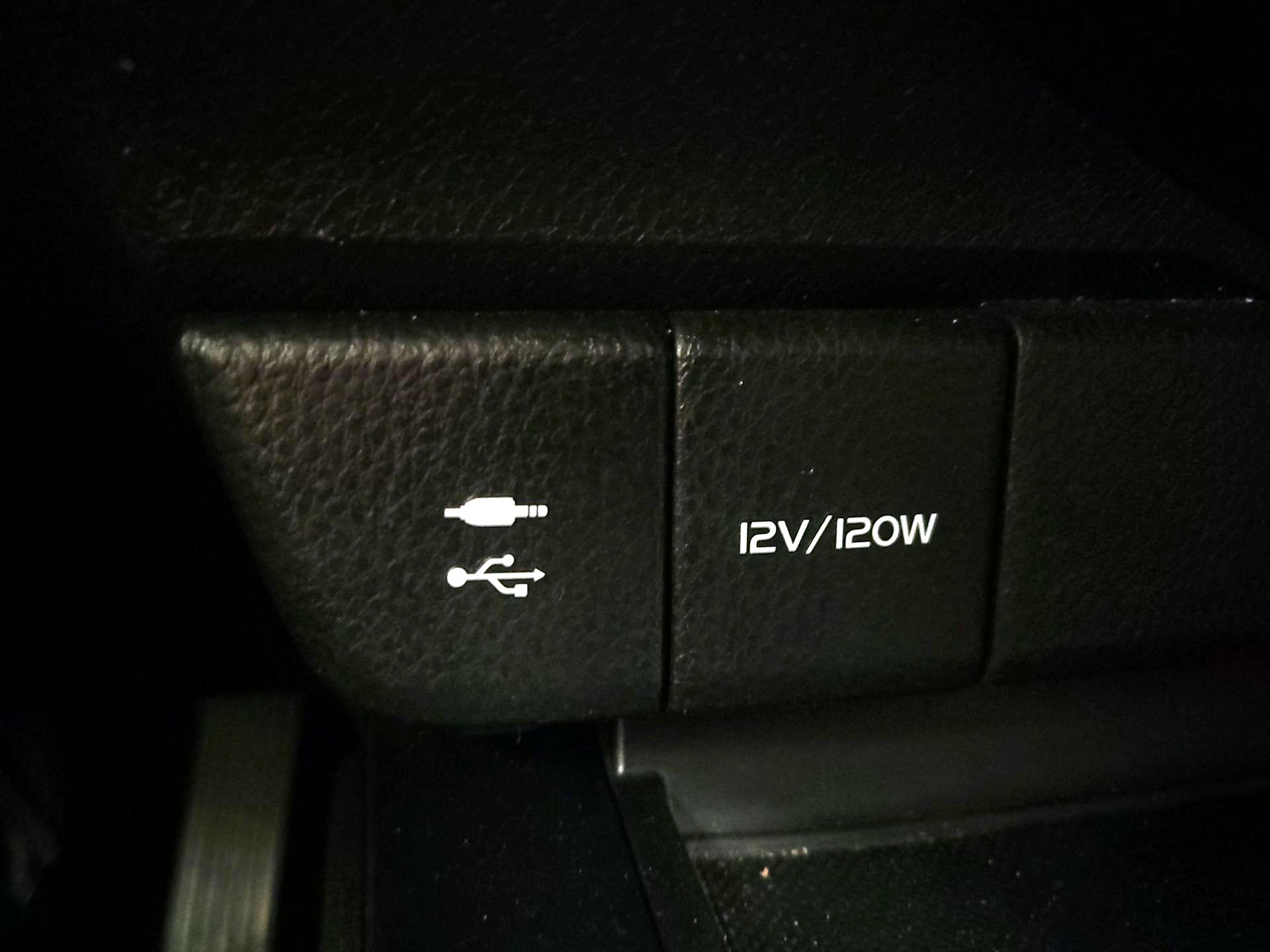 Thumbnail: 2018 Toyota Camry - 18