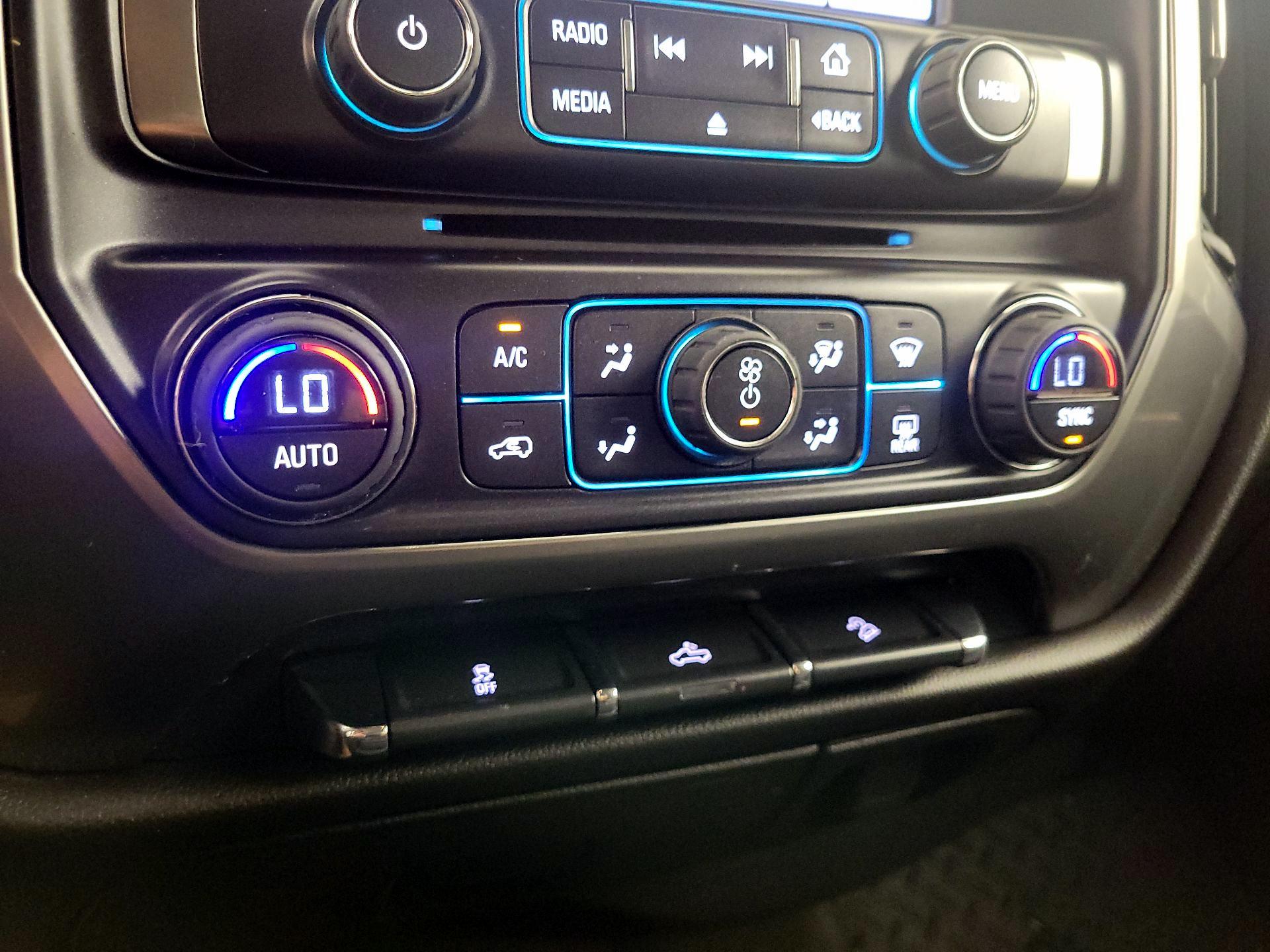 Thumbnail: 2015 Chevrolet Silverado 1500 - 16