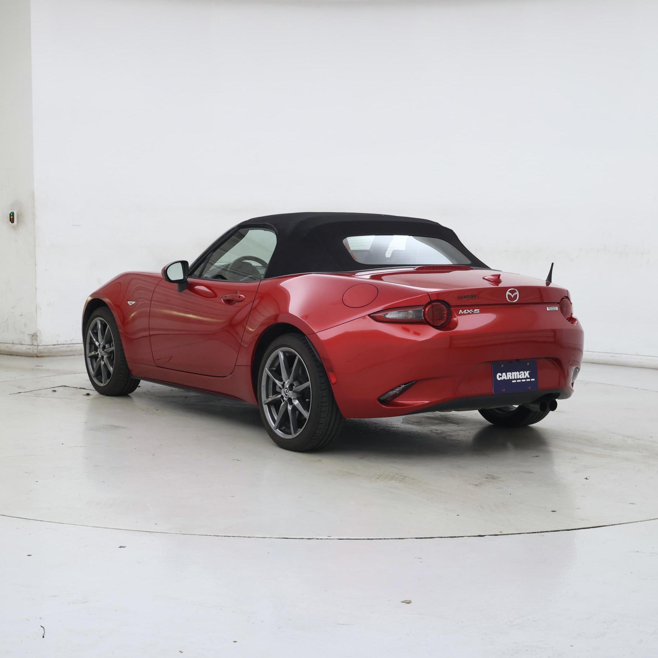 Thumbnail: 2017 Mazda MX-5 Miata - 2