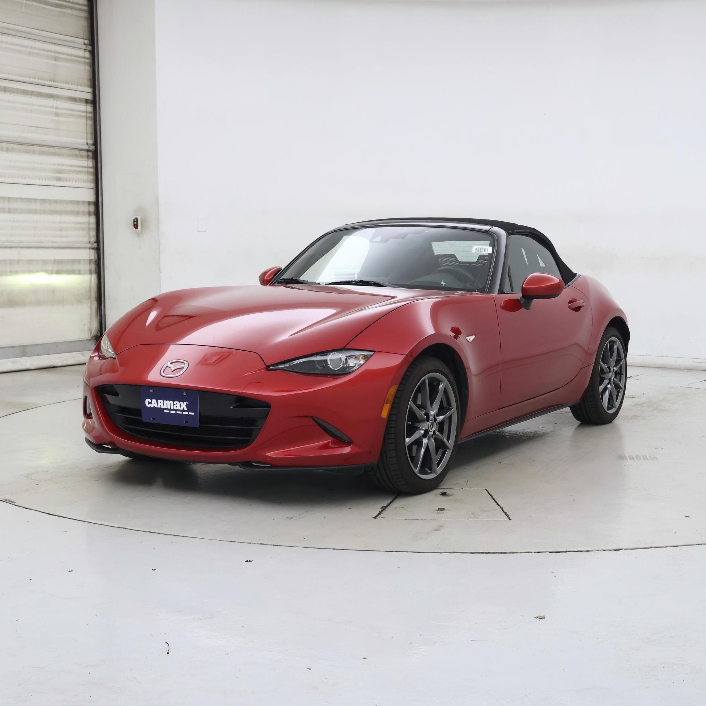 Thumbnail: 2017 Mazda MX-5 Miata - 4